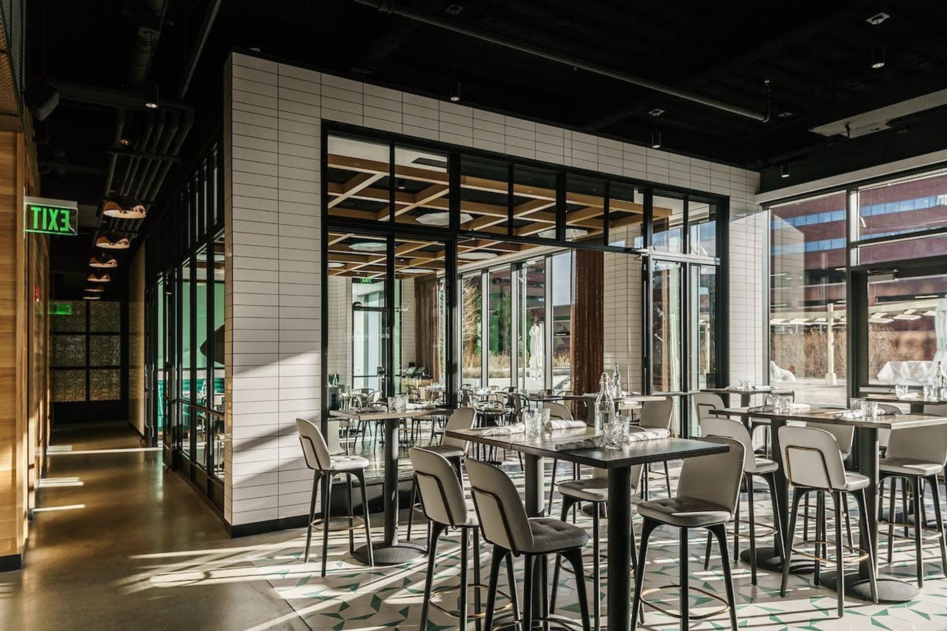 Bar Dining