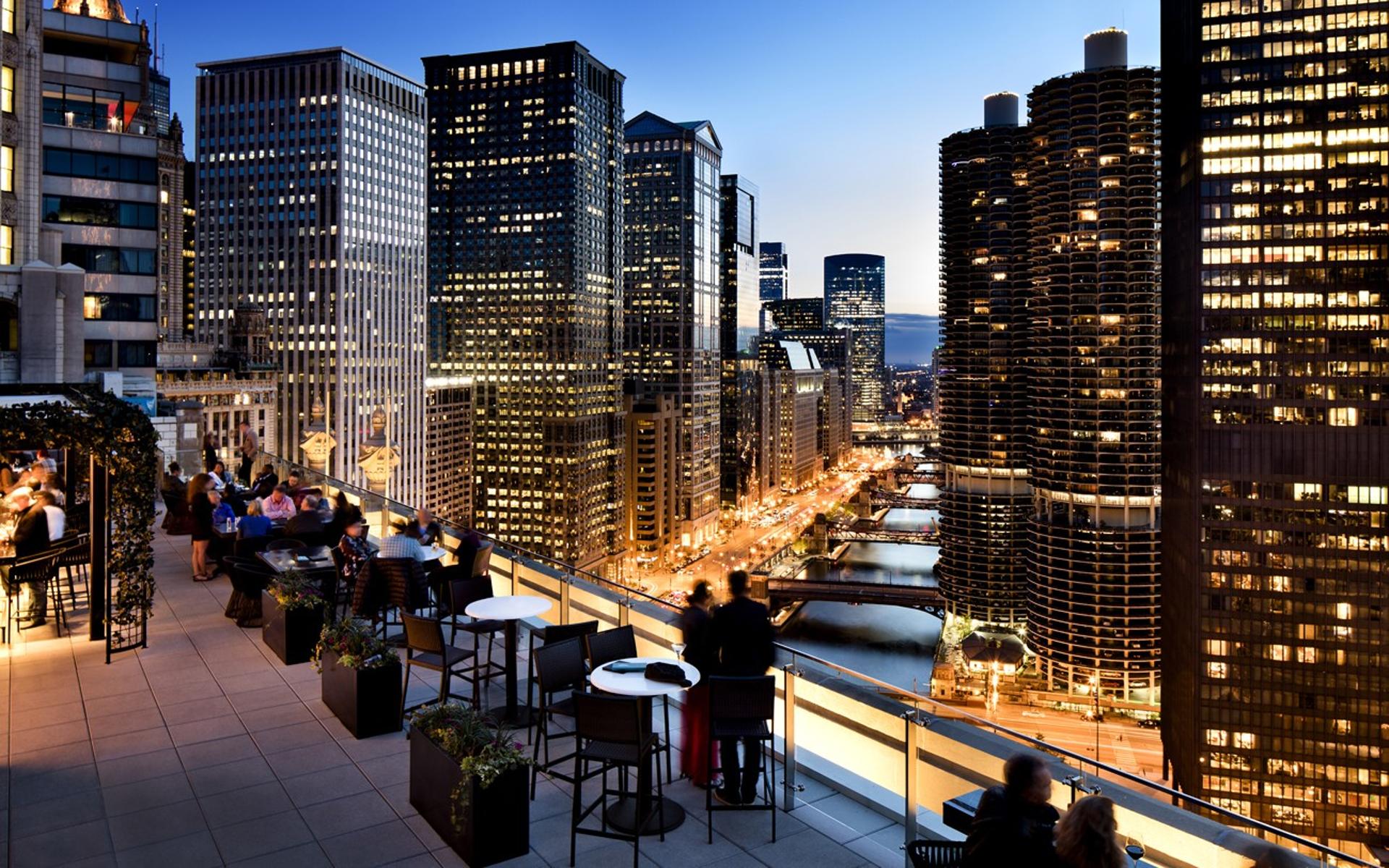 LH Rooftop Bar 