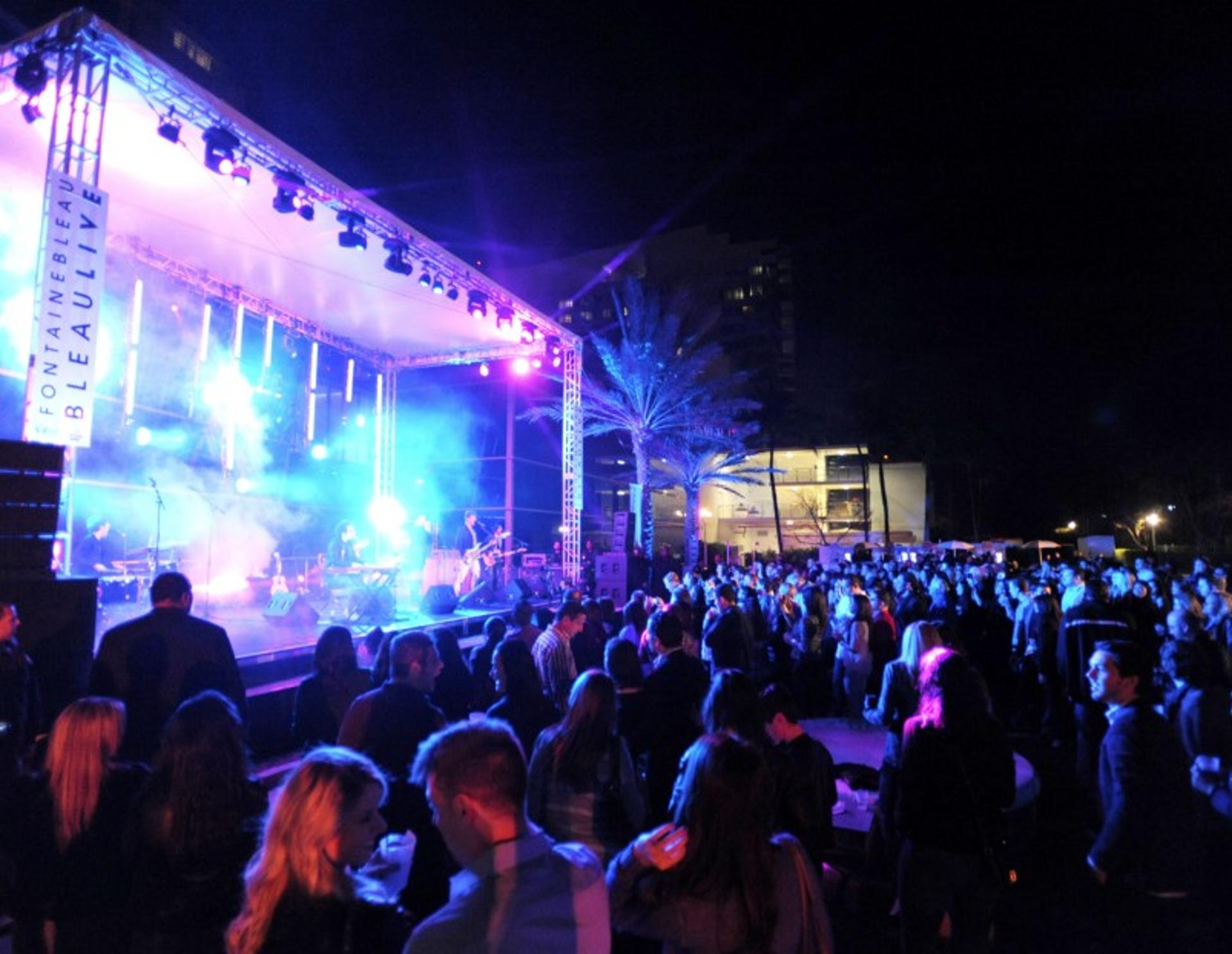 Bleaulive Stage