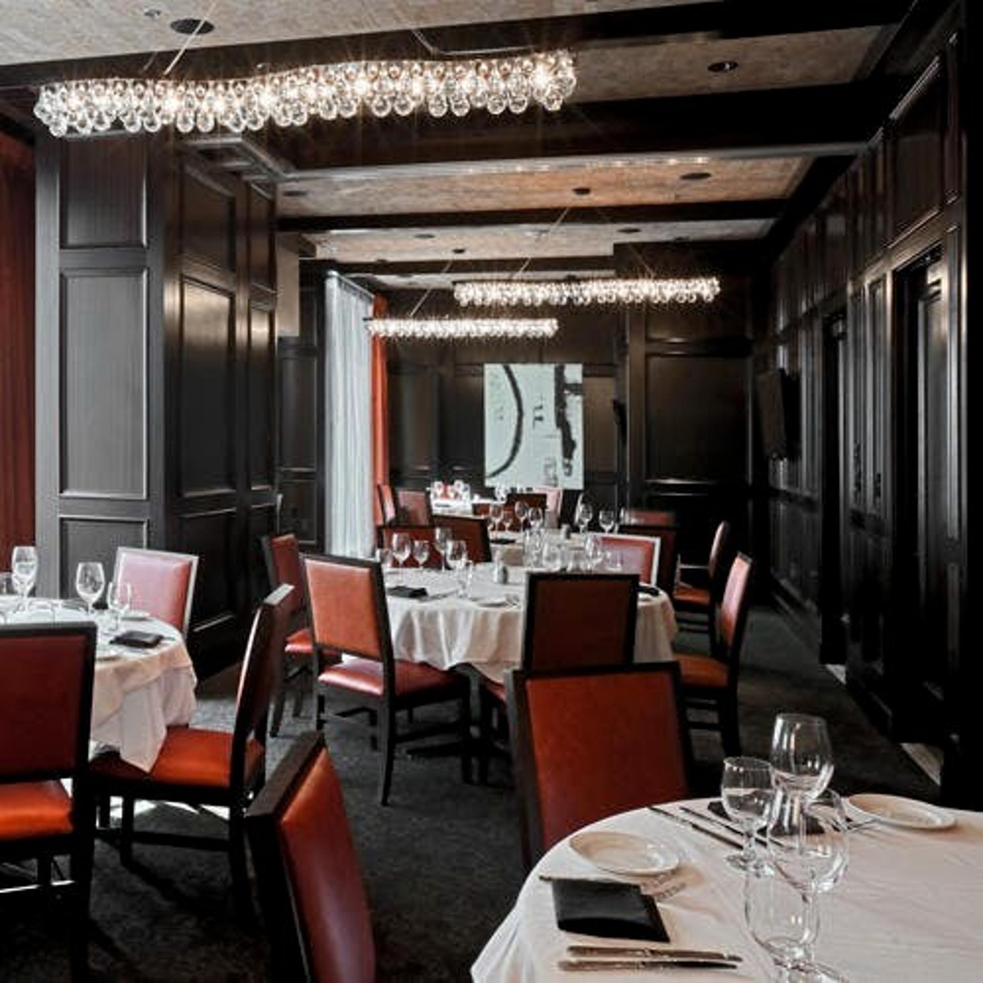 The Avenue Room 