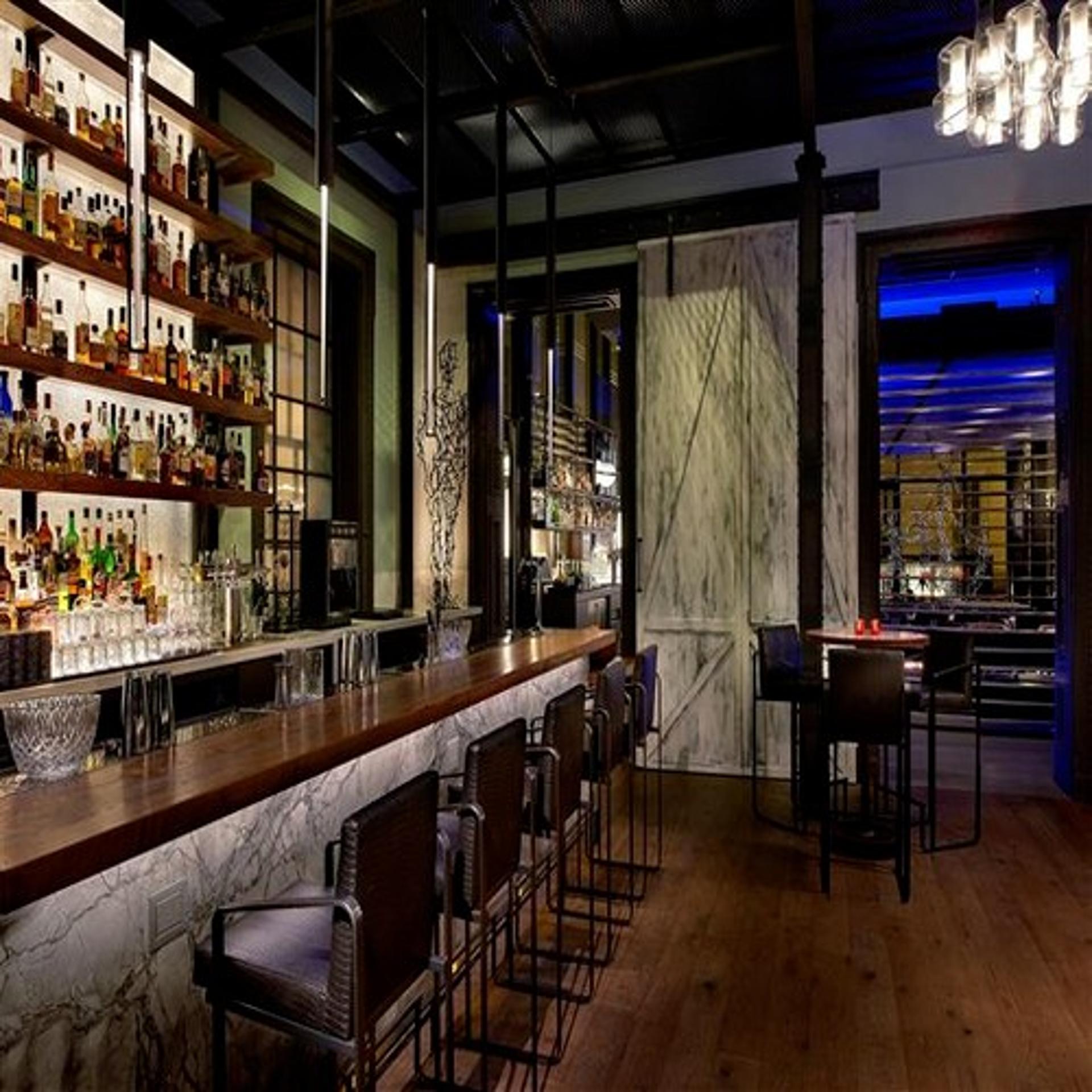 Footed Bar