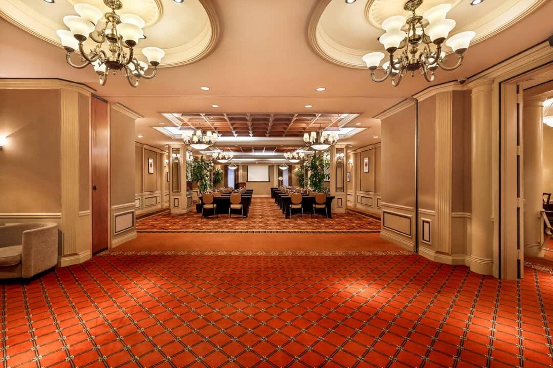 Camelot With Foyer