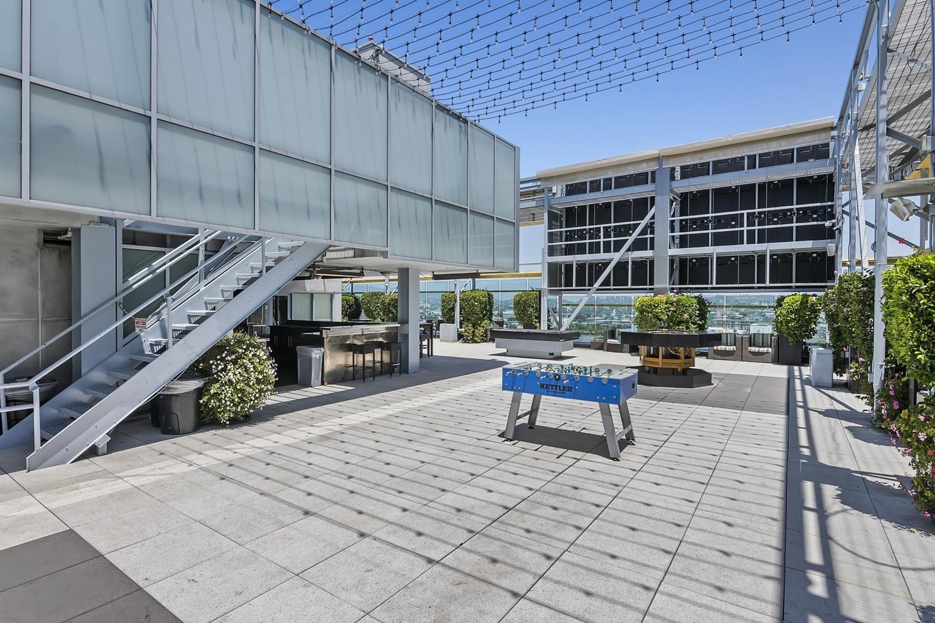 TenTen WIlshire Rooftop