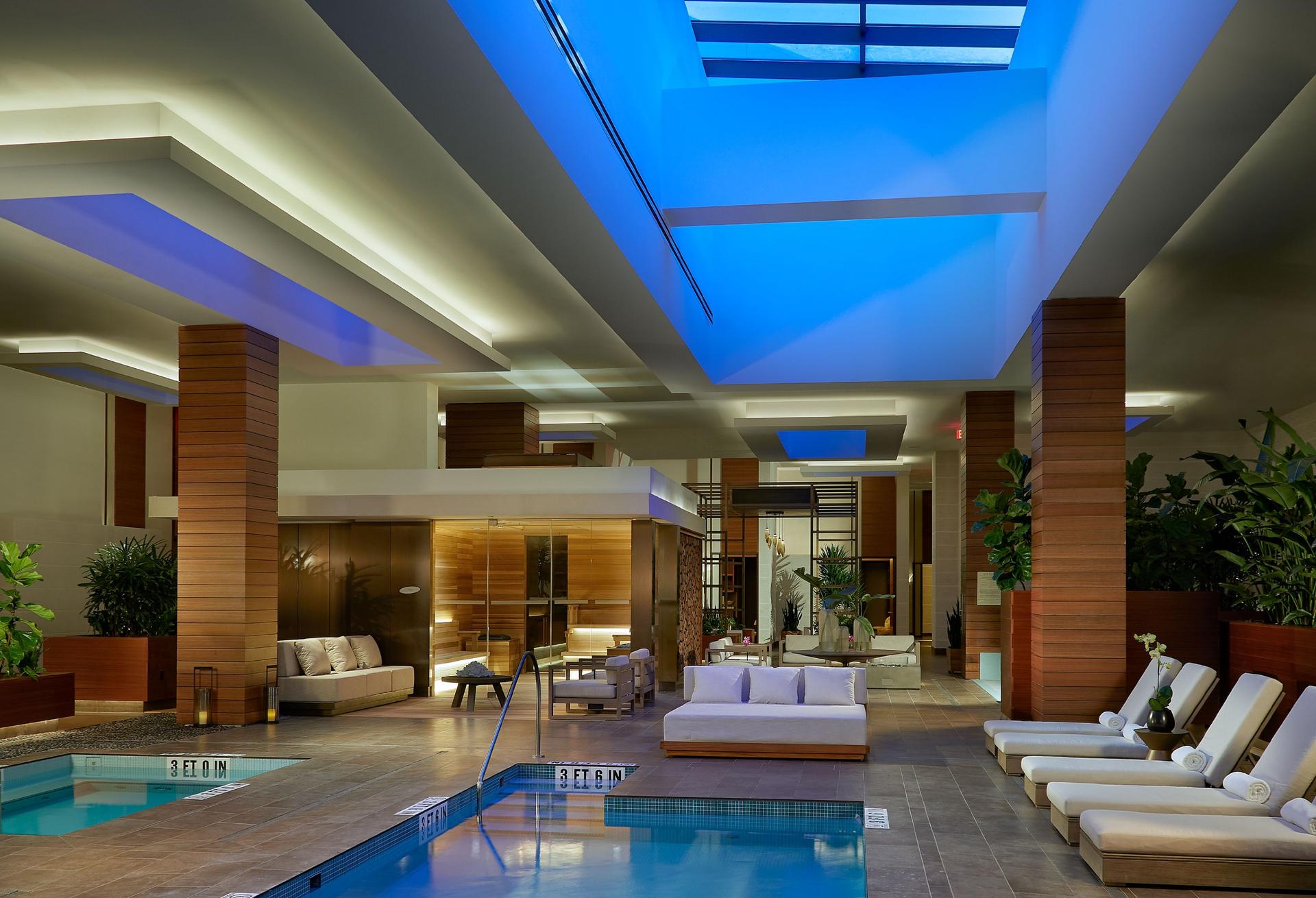 Salon West