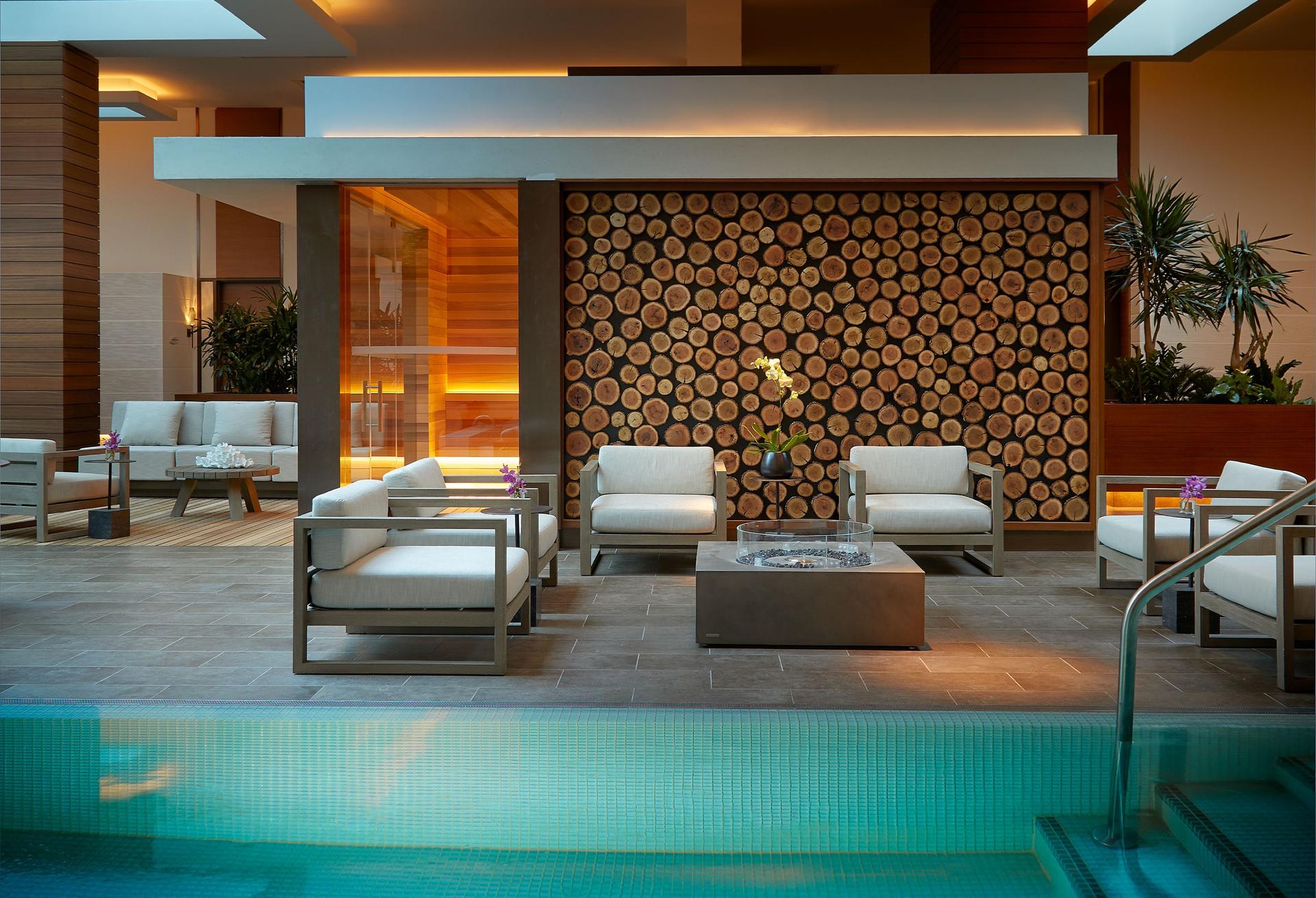 Salon East