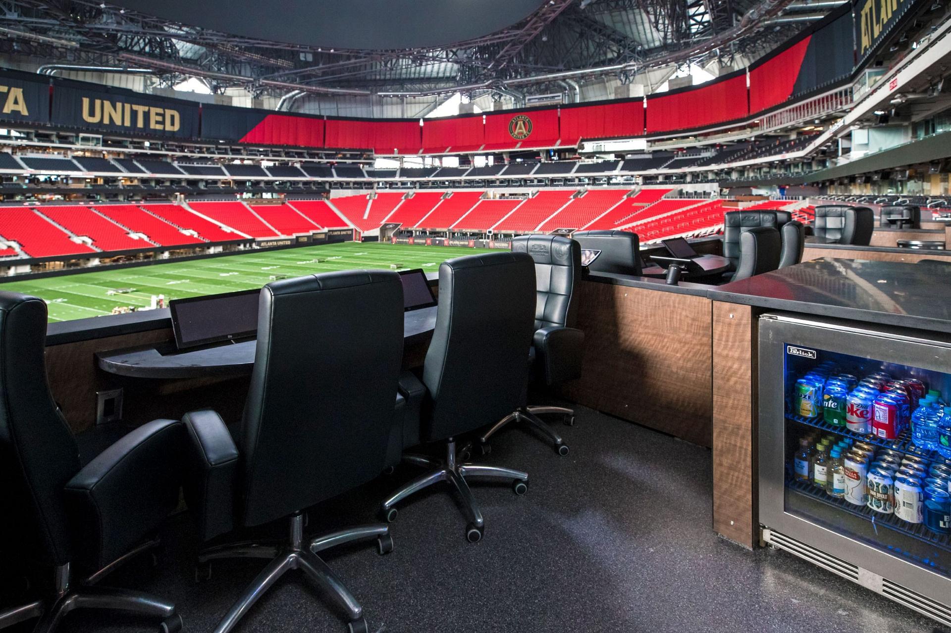 Loge Box