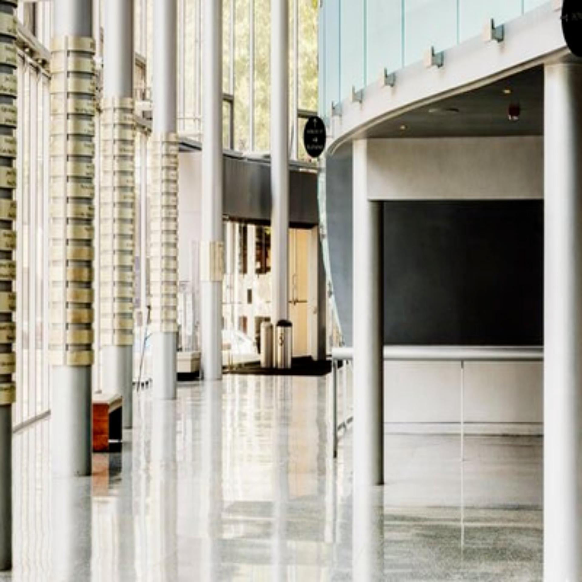 Kreielsheimer Promenade Lobby