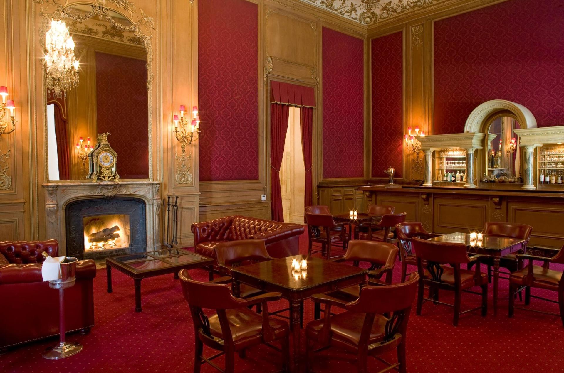 Main Bar
