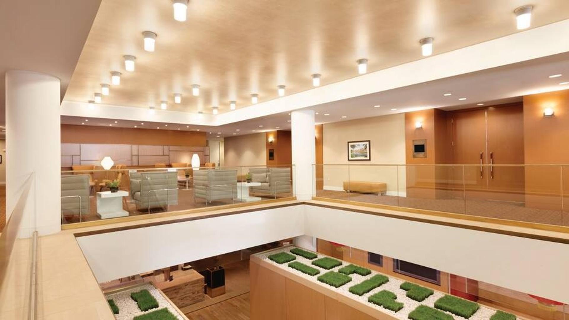 2nd Floor Foyer