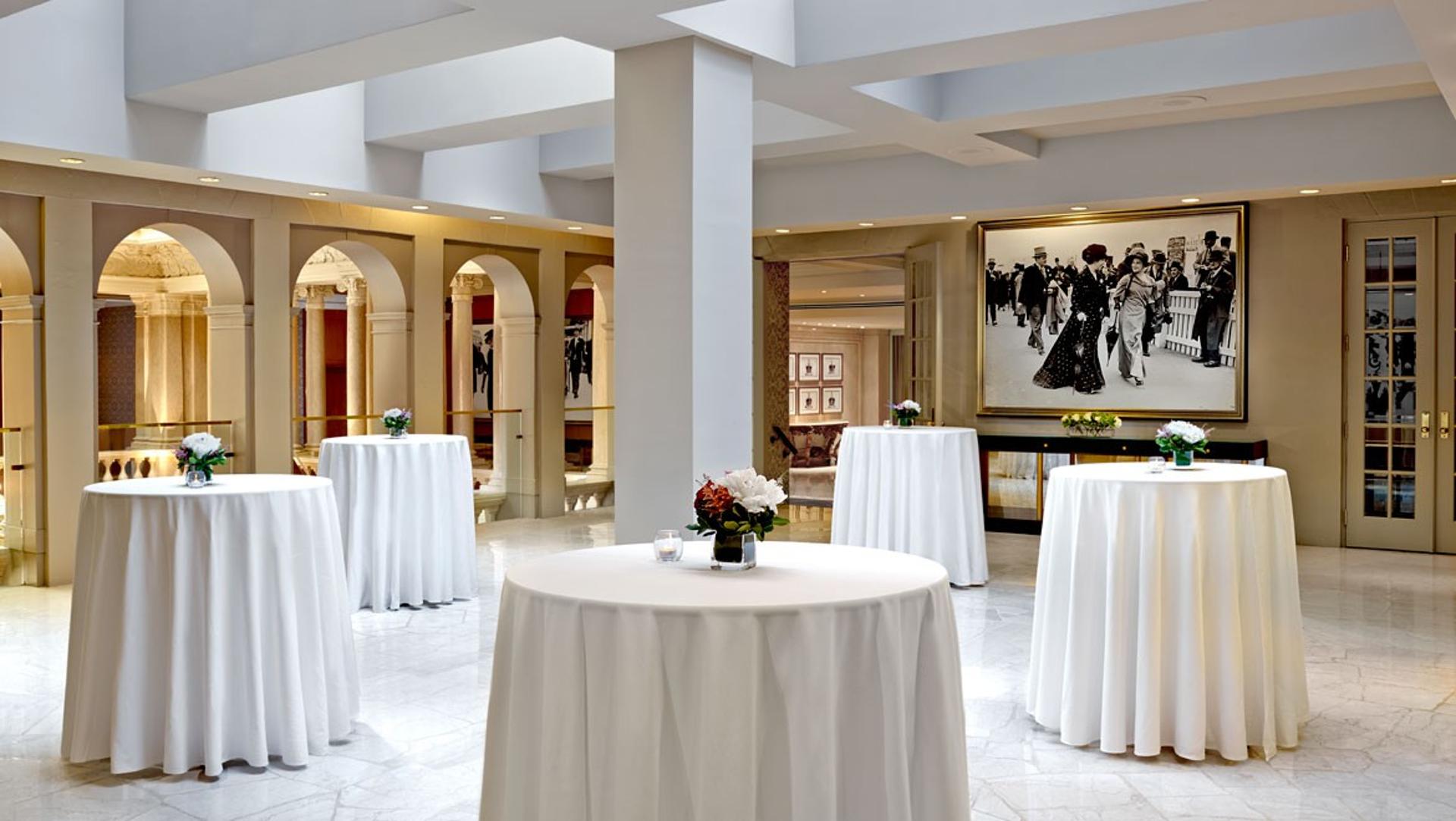 Palm Mall/Palm Court