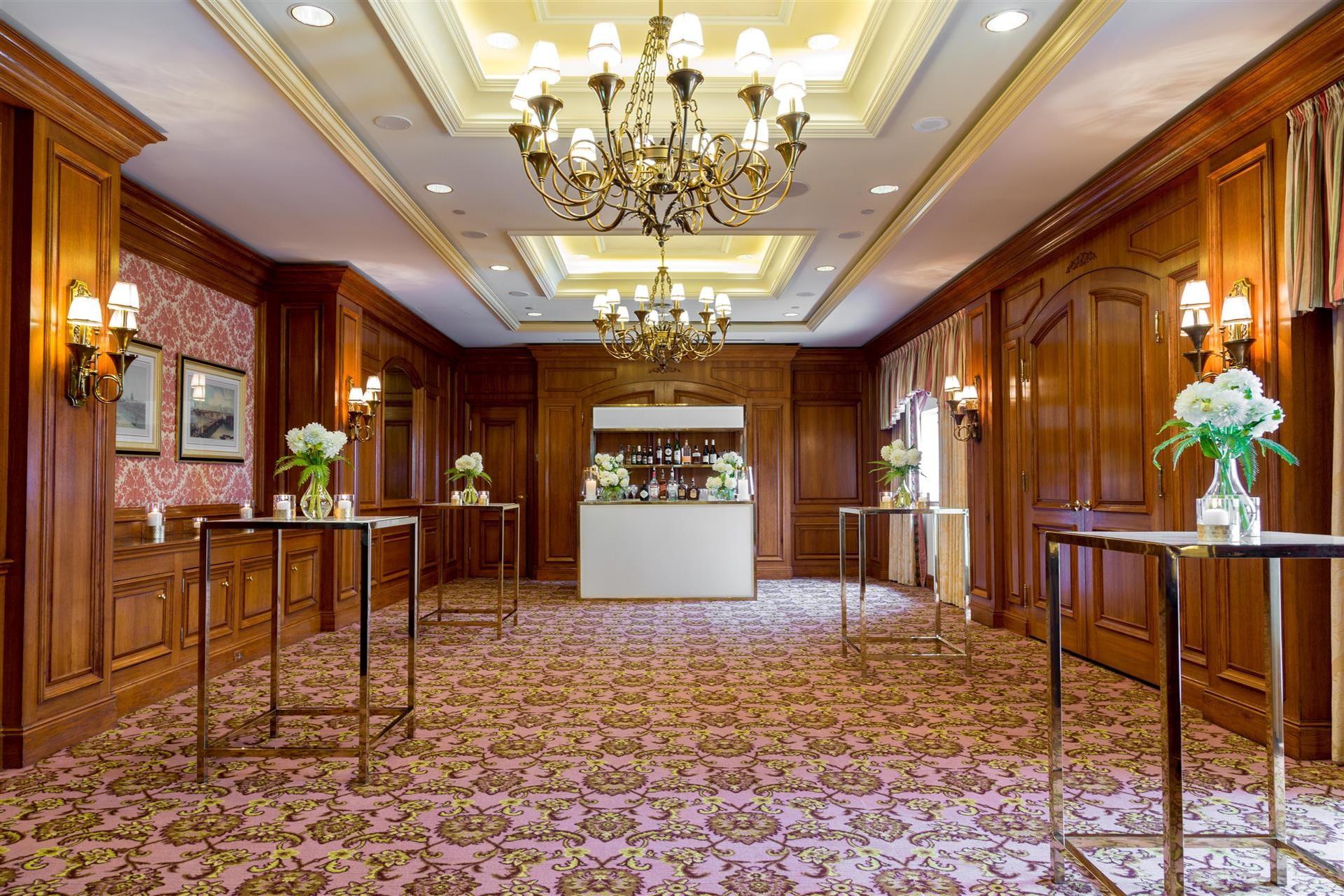 19th Floor Salon 2	