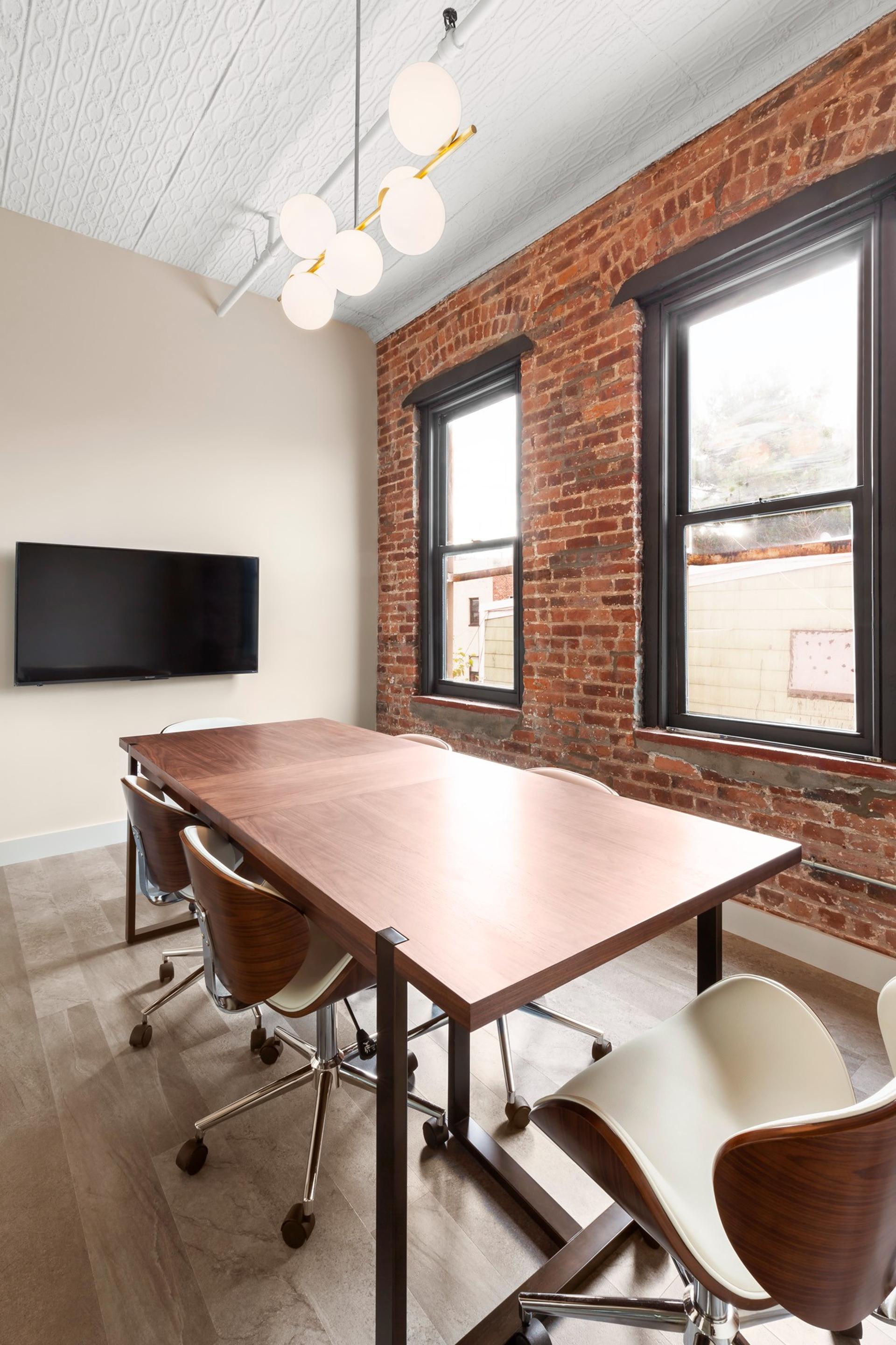 5 - 10 Person Office