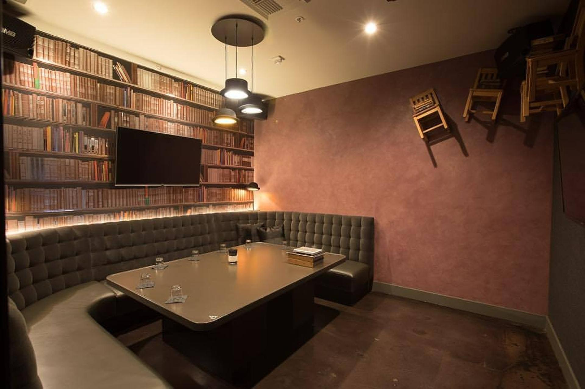  VIP1 Private Karaoke Room