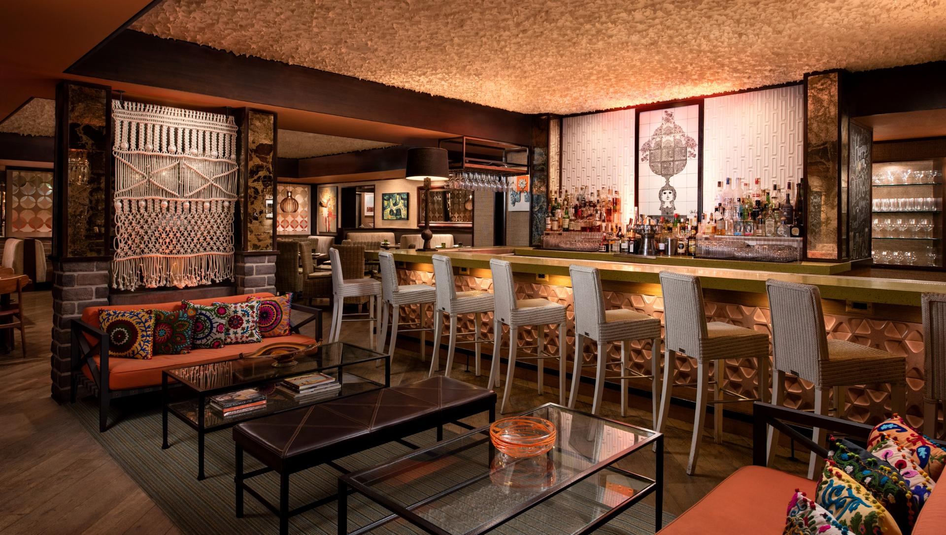 Hip Bar