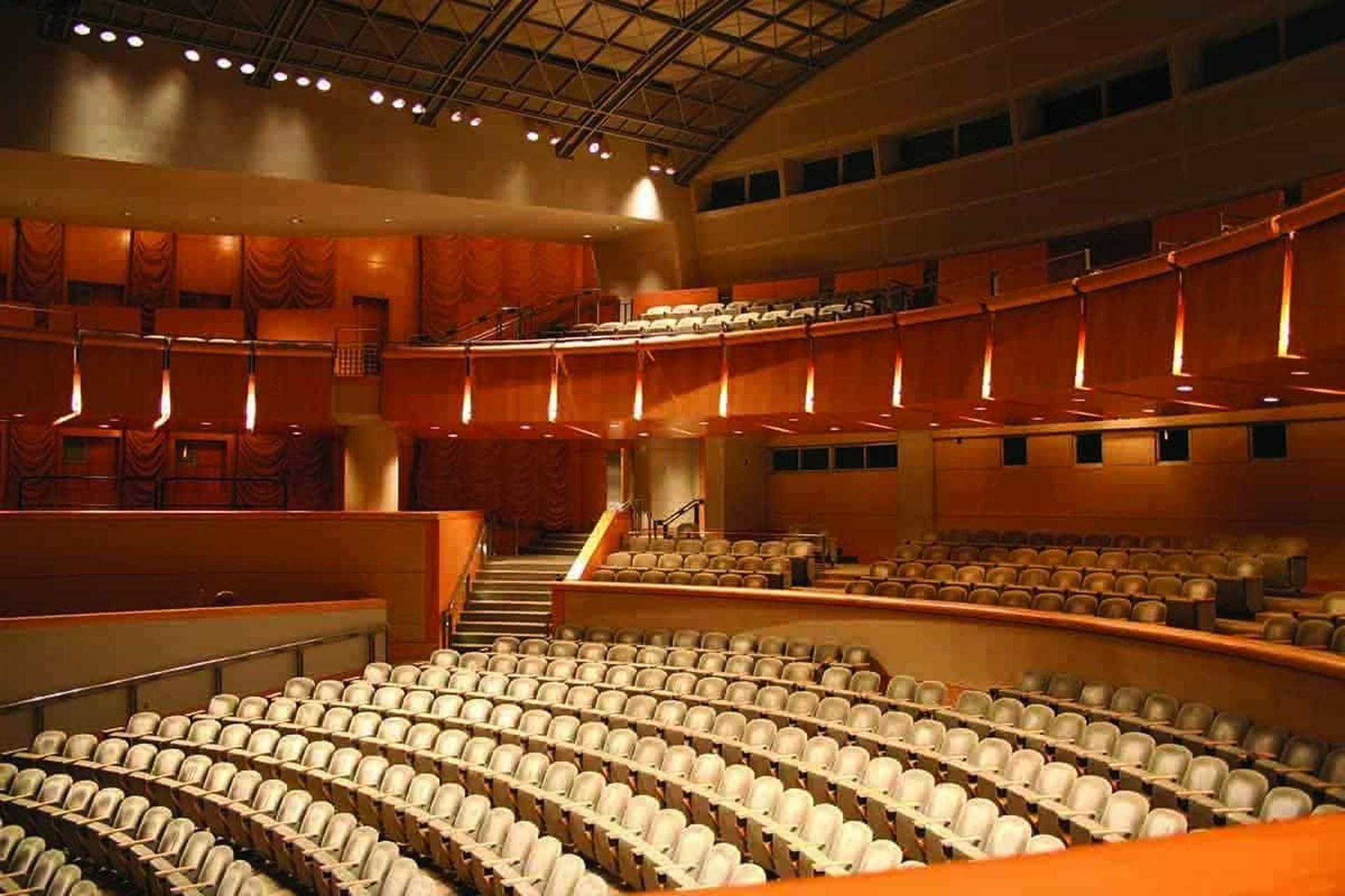 Amphitheater (Balcony)