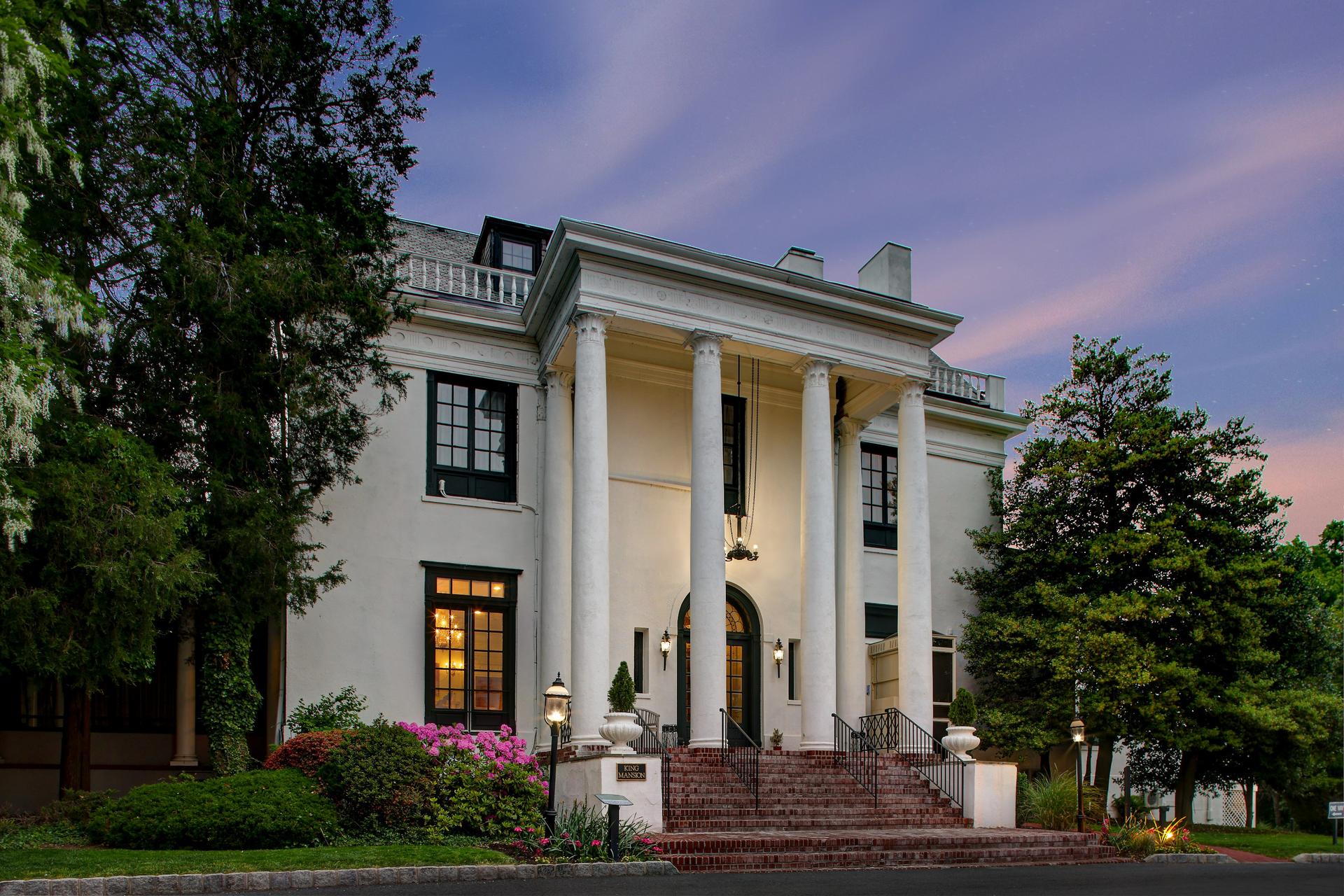 King Mansion Lawn