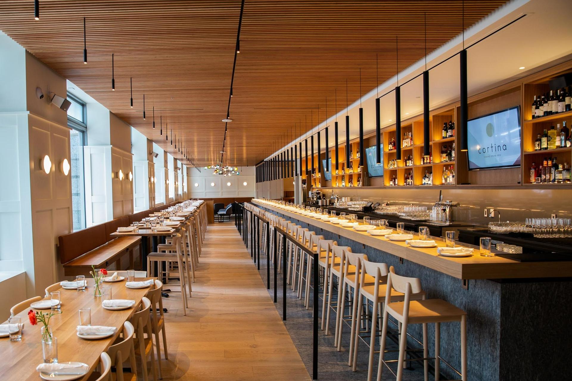 Bar & Lounge