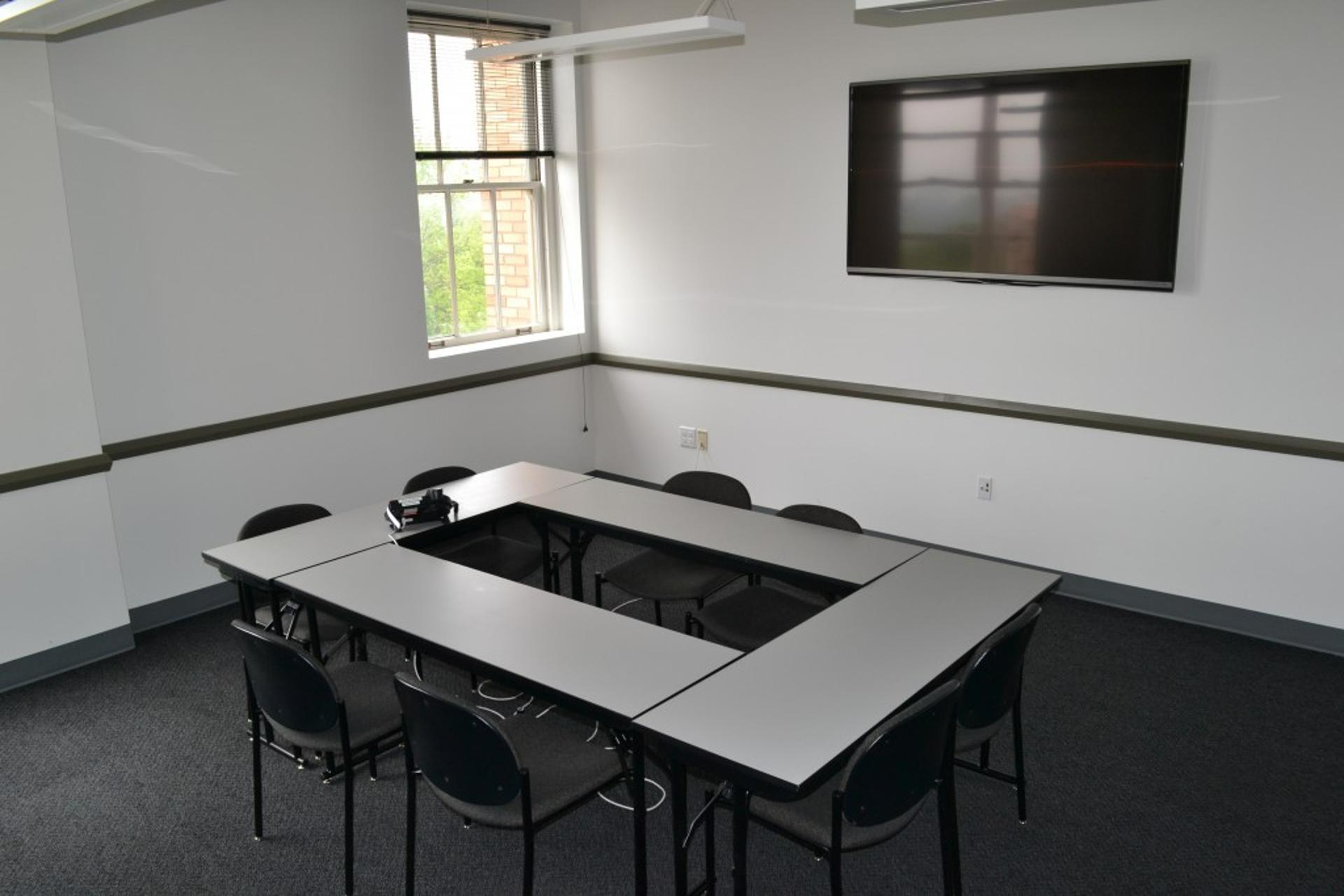 Suite 820