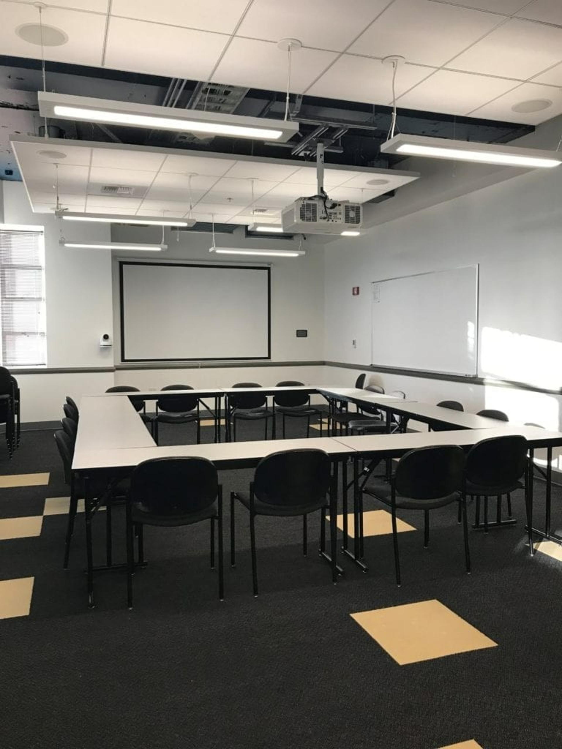 Suite 810
