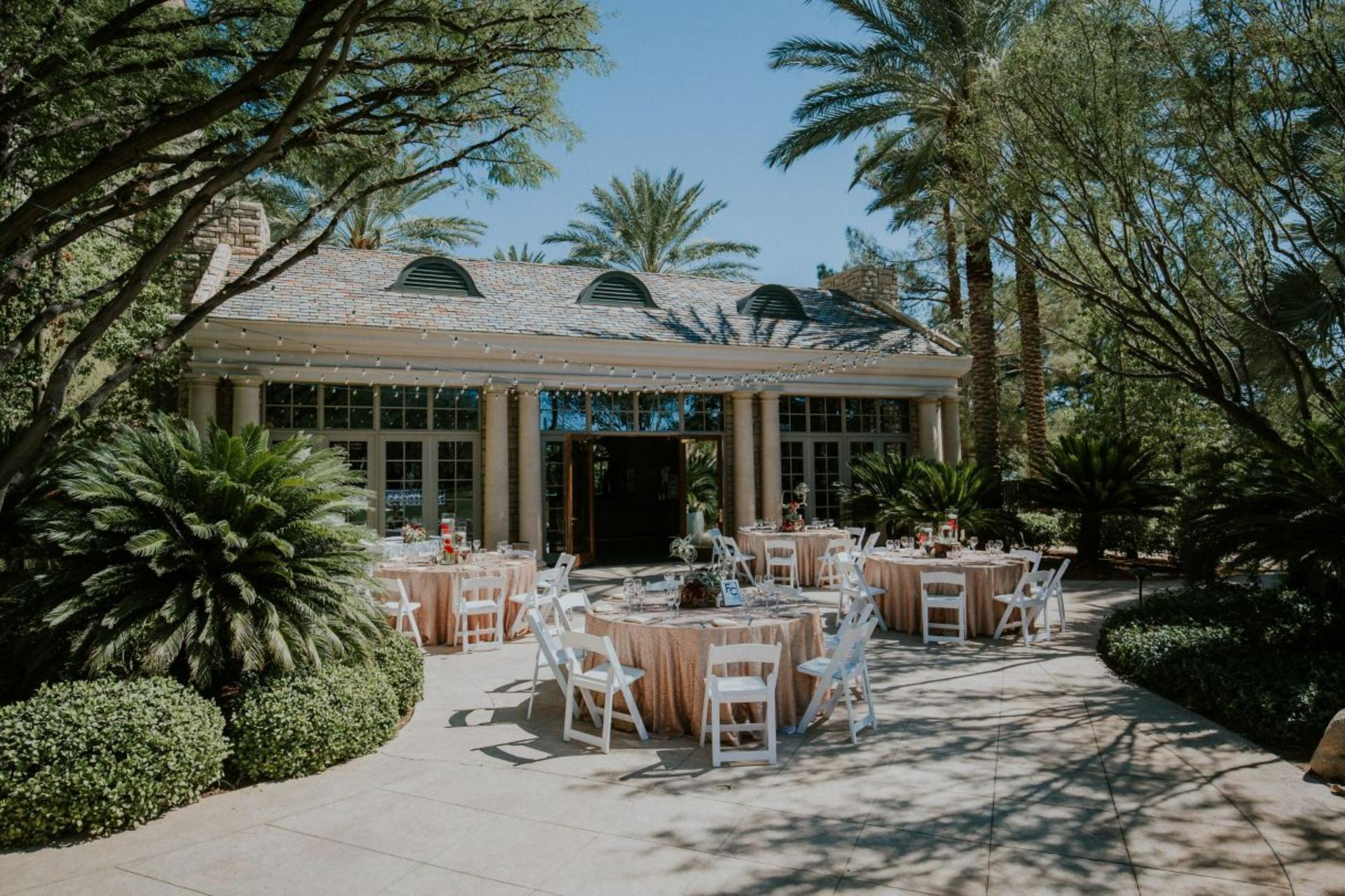 Lodge - Patio