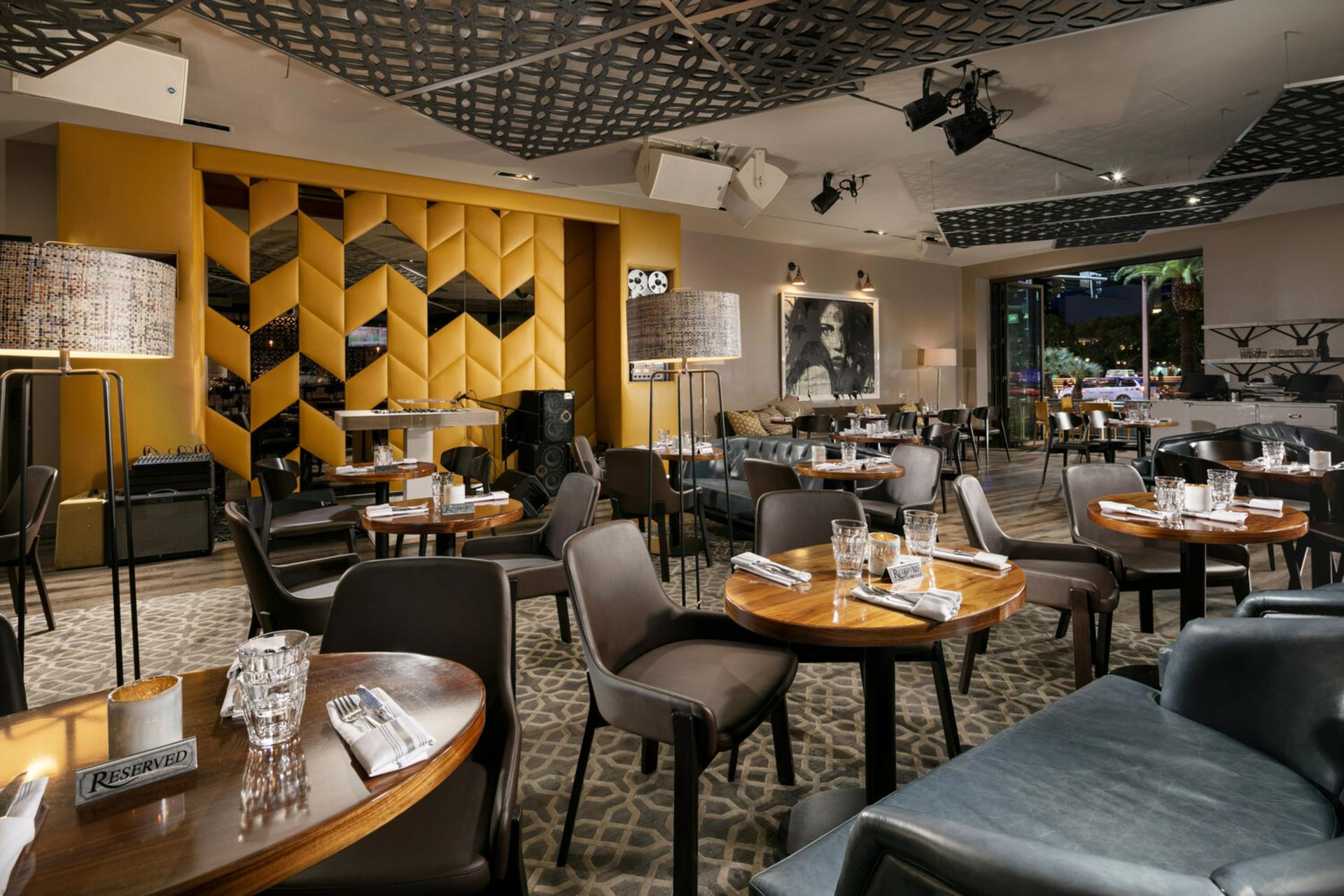 Cocktail Lounge