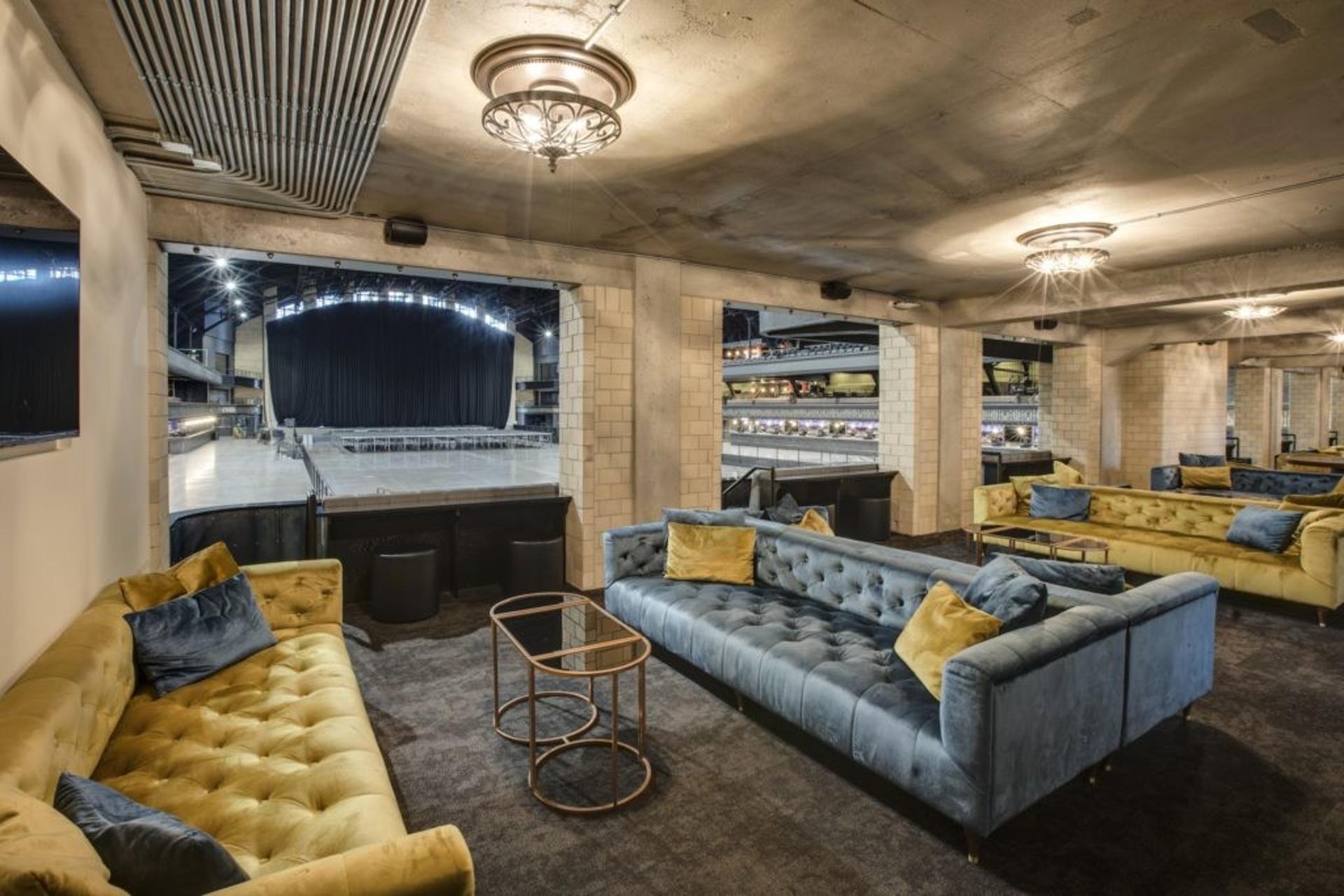 Lakers Suites