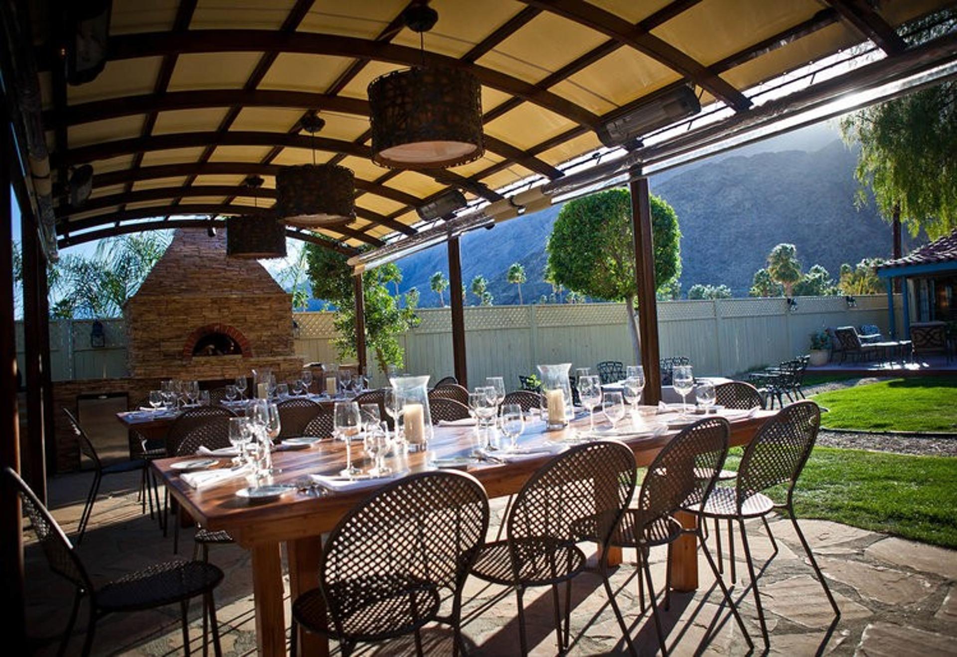 Outdoor Dining (Garden, Patio, Firepit)
