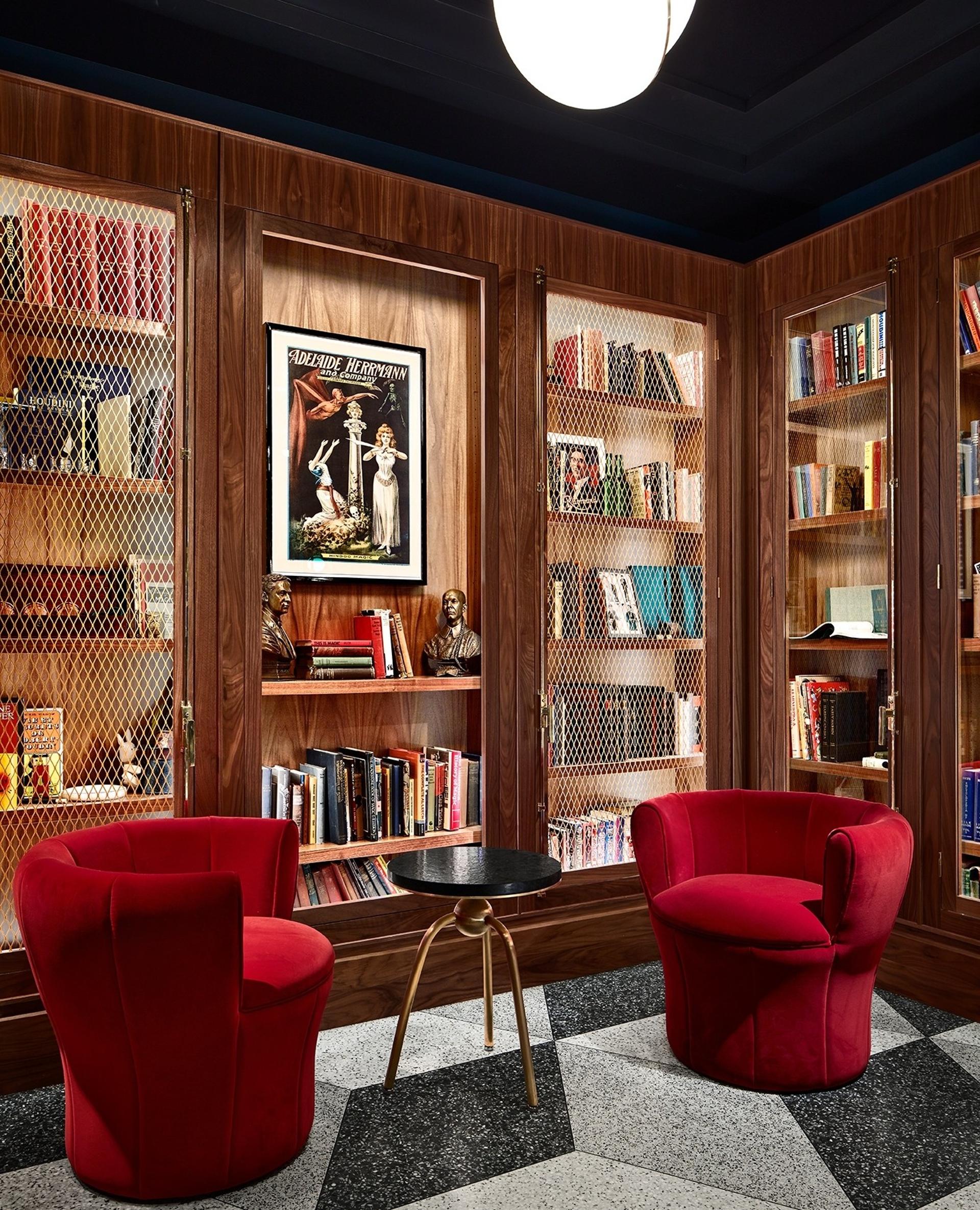 Round Table Library