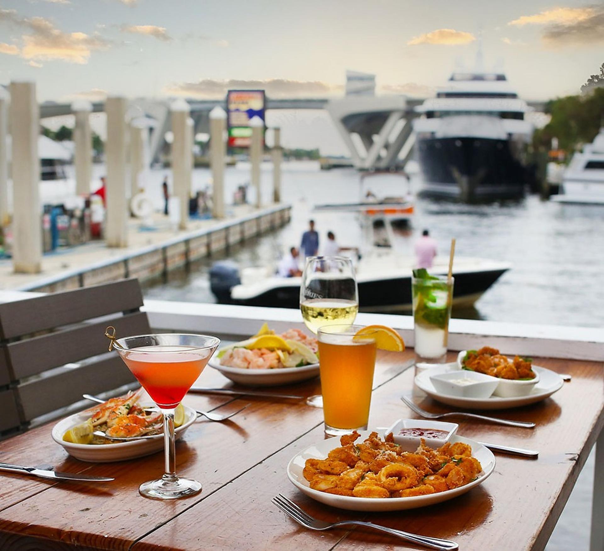 Dockside Dining