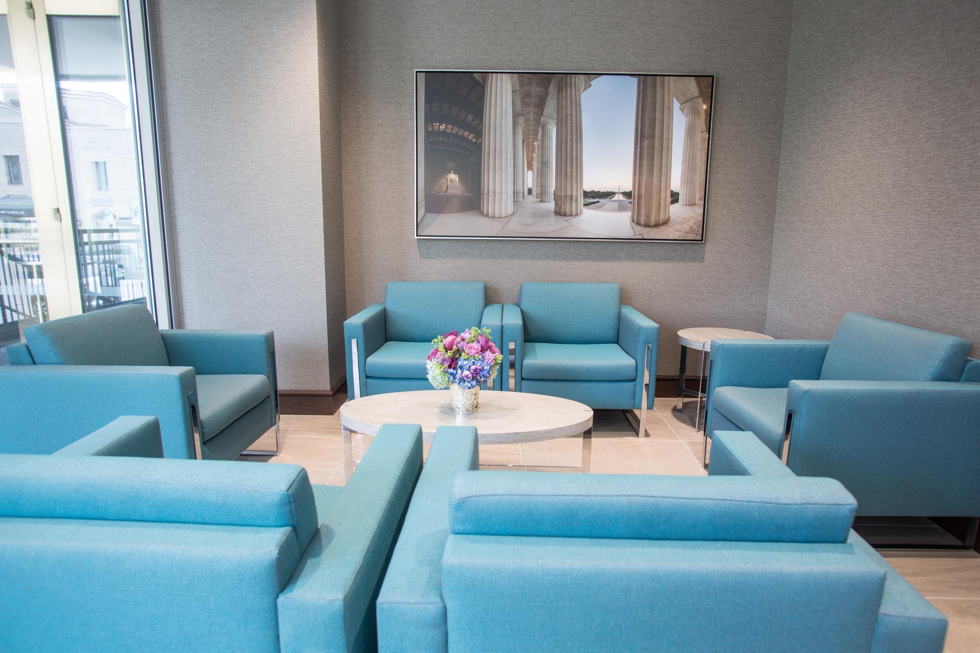 Small Breakout / Lounge