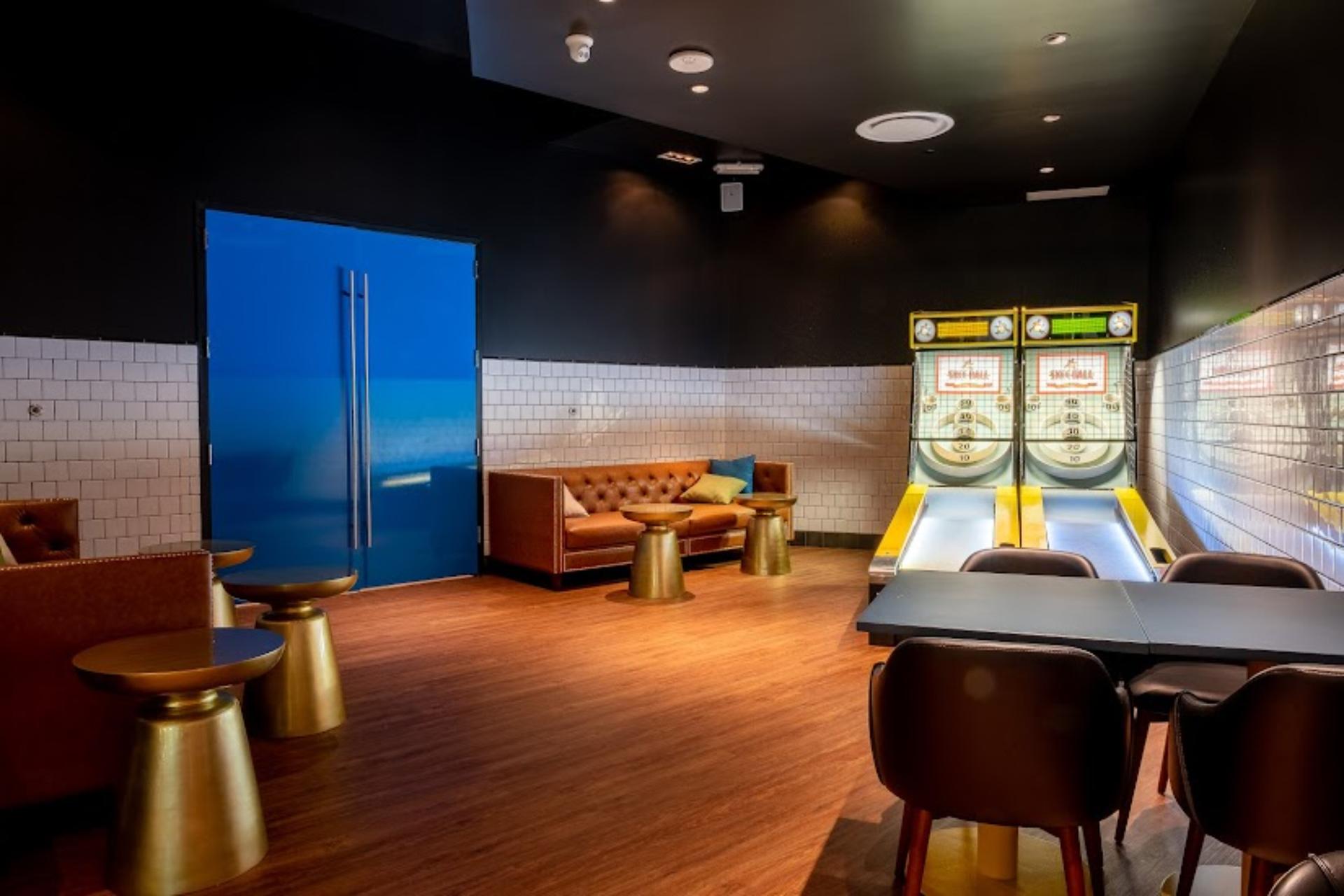 The Front Lounge 
