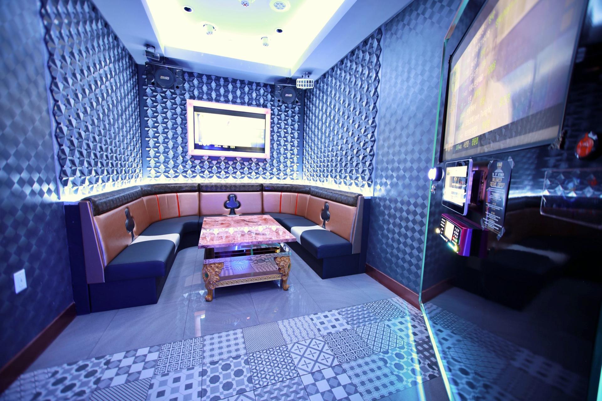 Diamond Suite (Room 11)