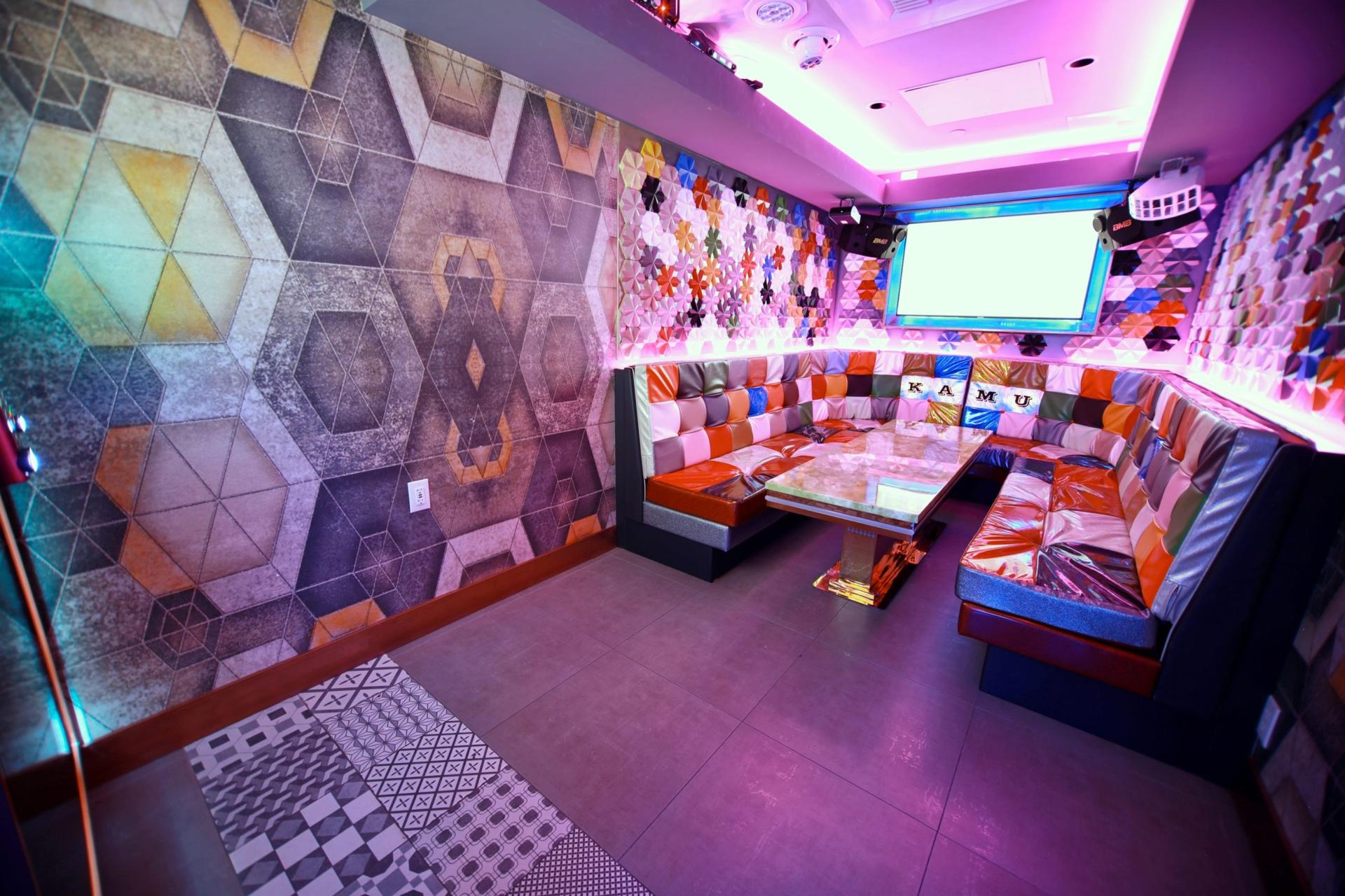 Rainbow Suite (Room 15)
