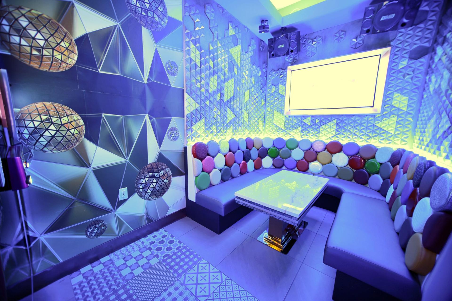 Golden Disco Suite (Room 20)