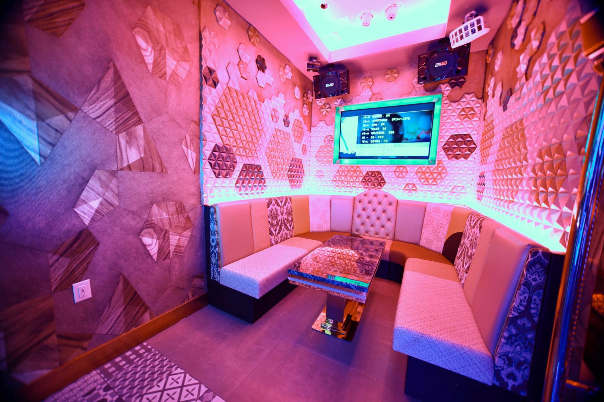 Gold Mine Suite (Room 33)