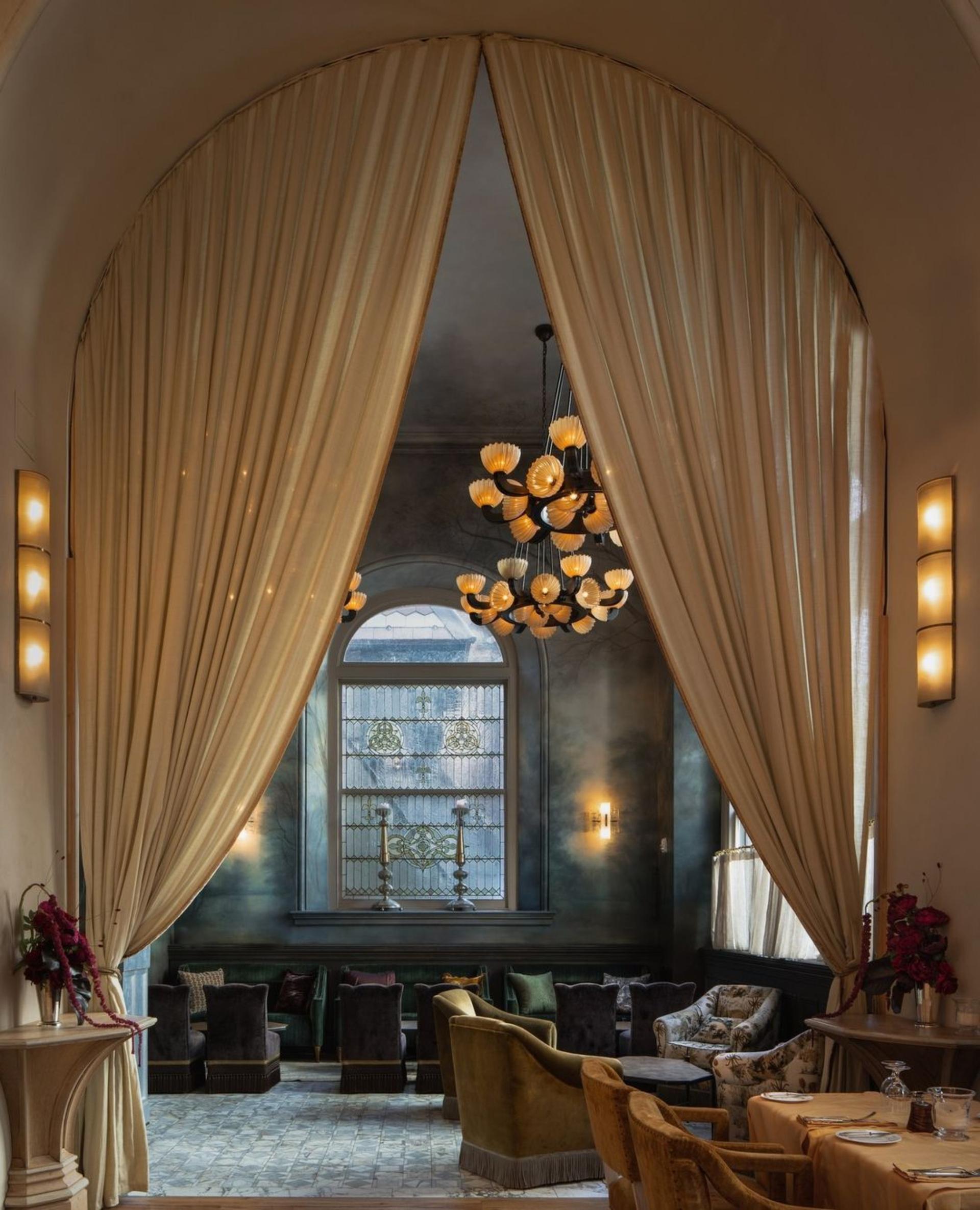 Bar and Lounge