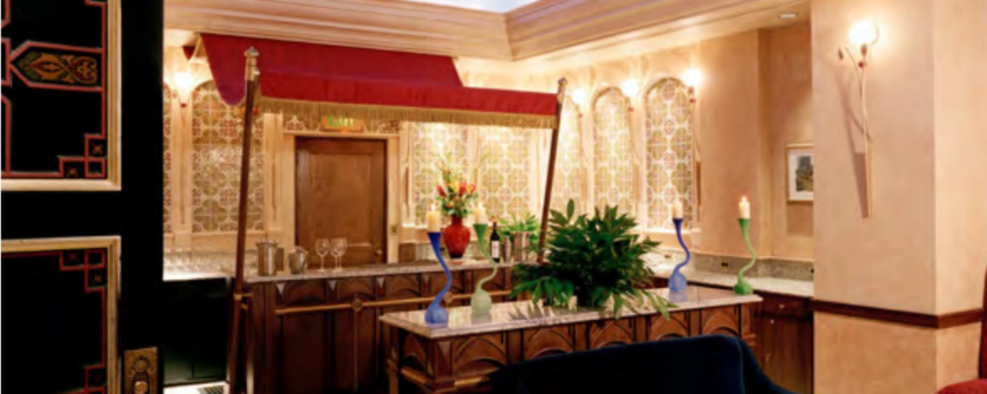 Landmarks Lounge