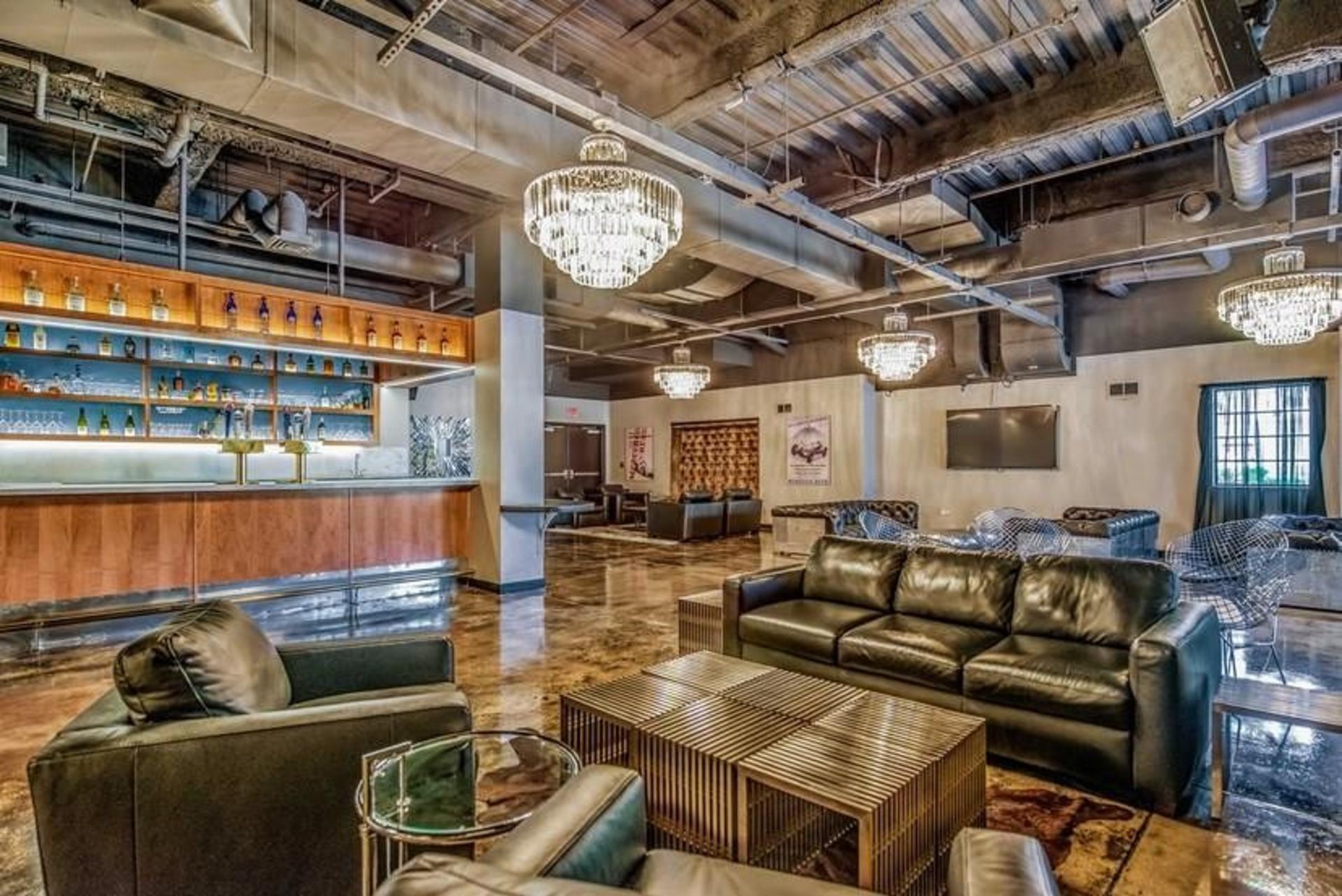 Crystal Lounge