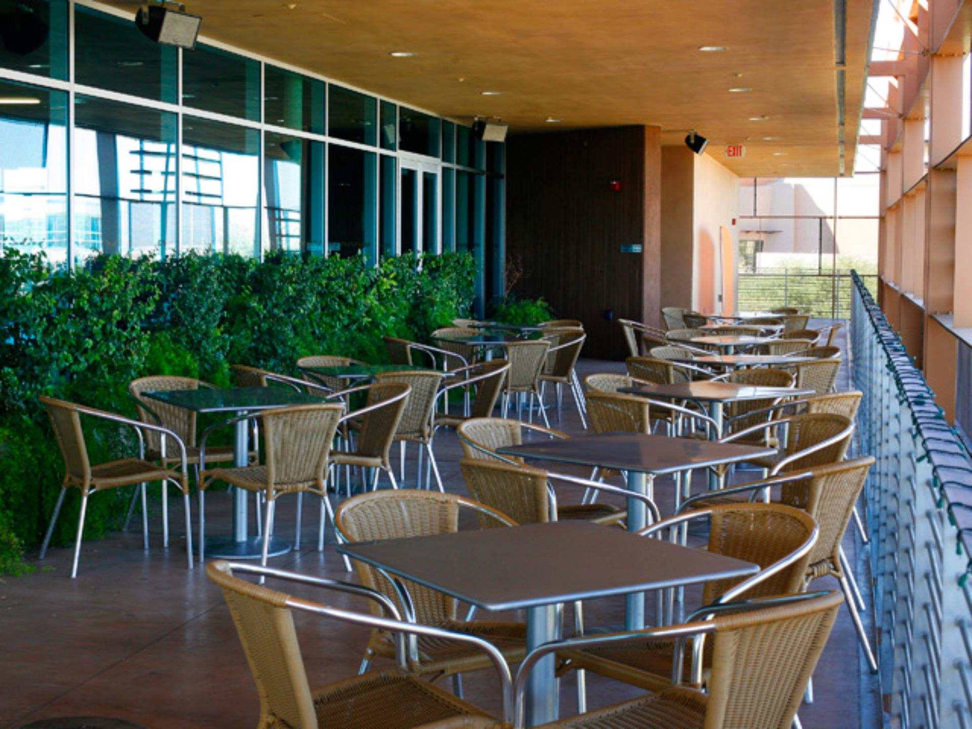 Cafe & Balcony
