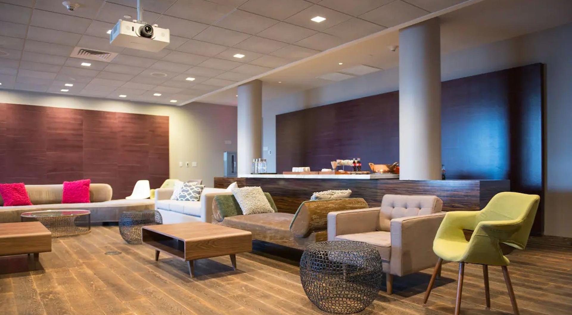 Andaz Studio 4