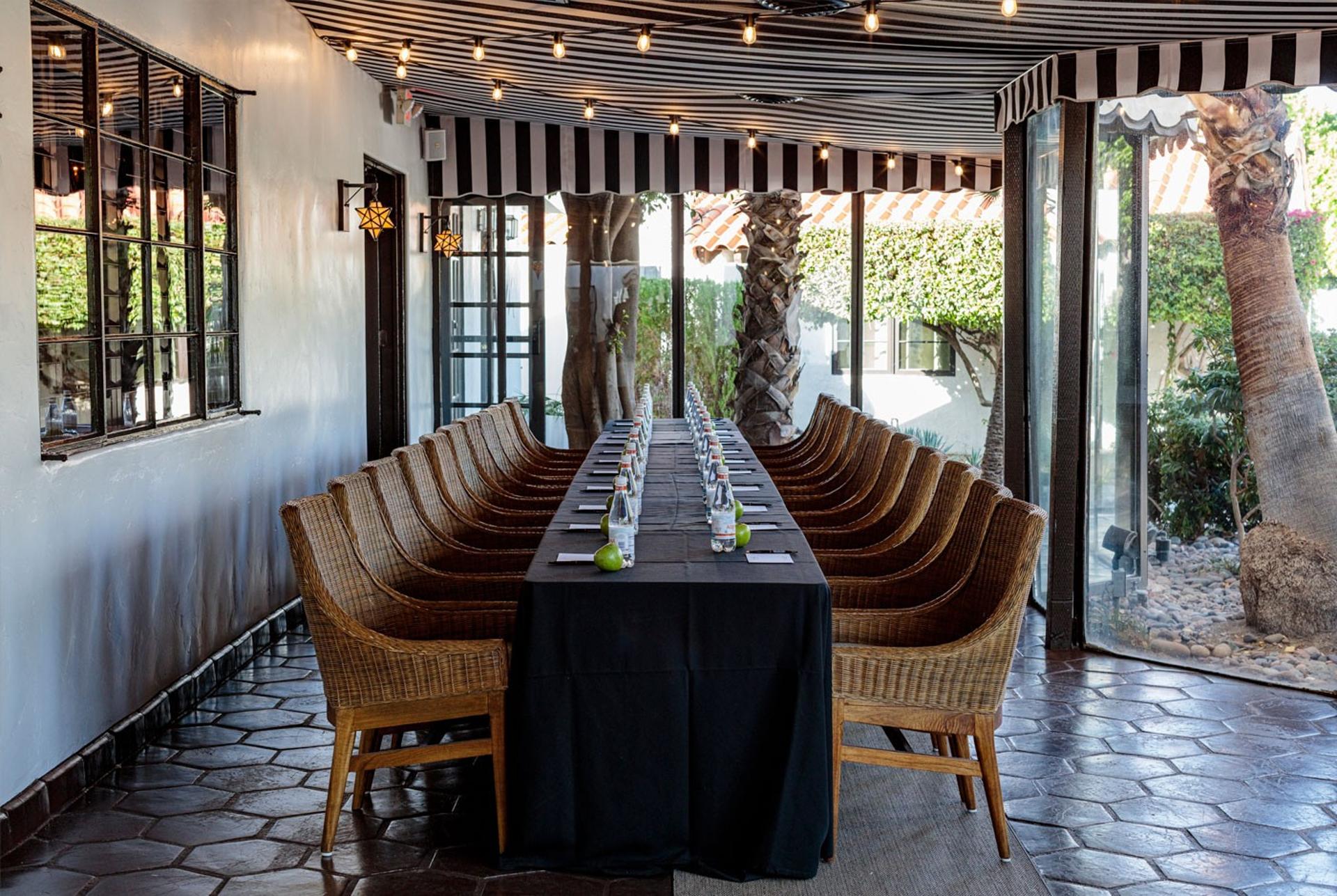 Melvyn’s Restaurant & Lounge