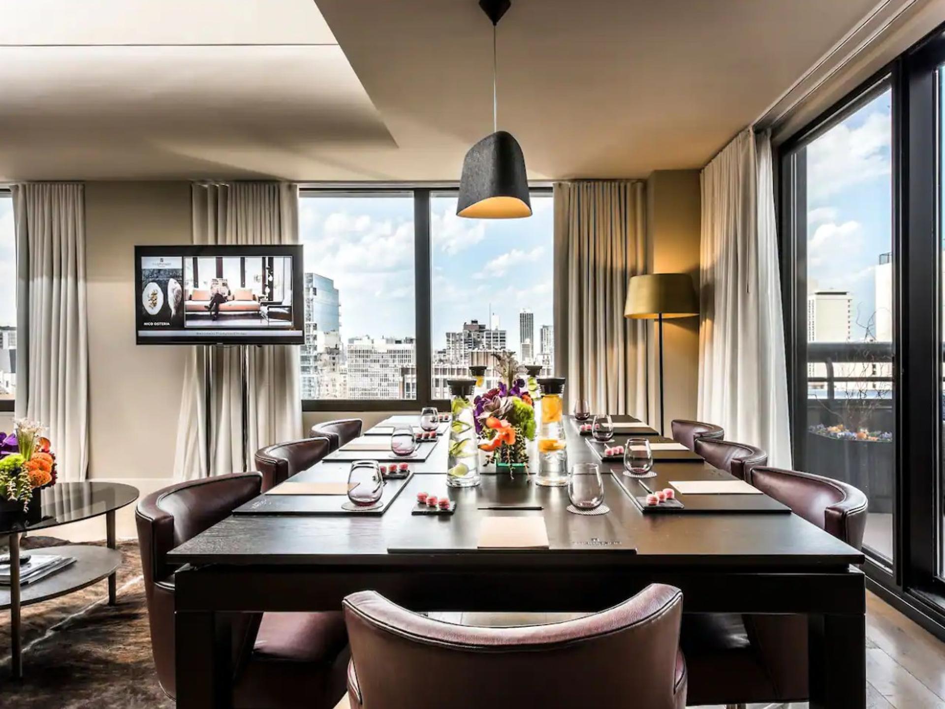 Penthouse Suite: 2205