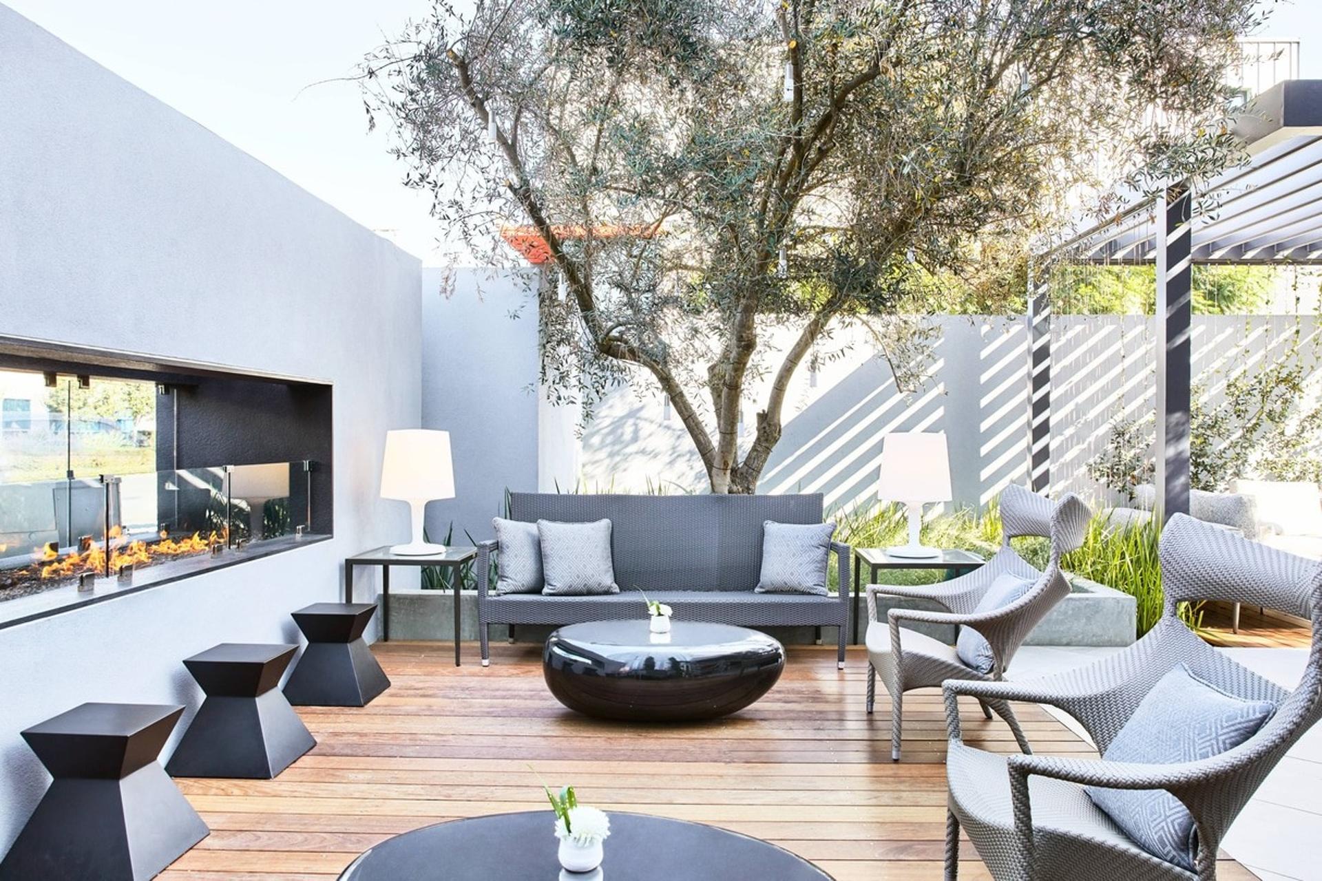 AC Outdoor Lounge
