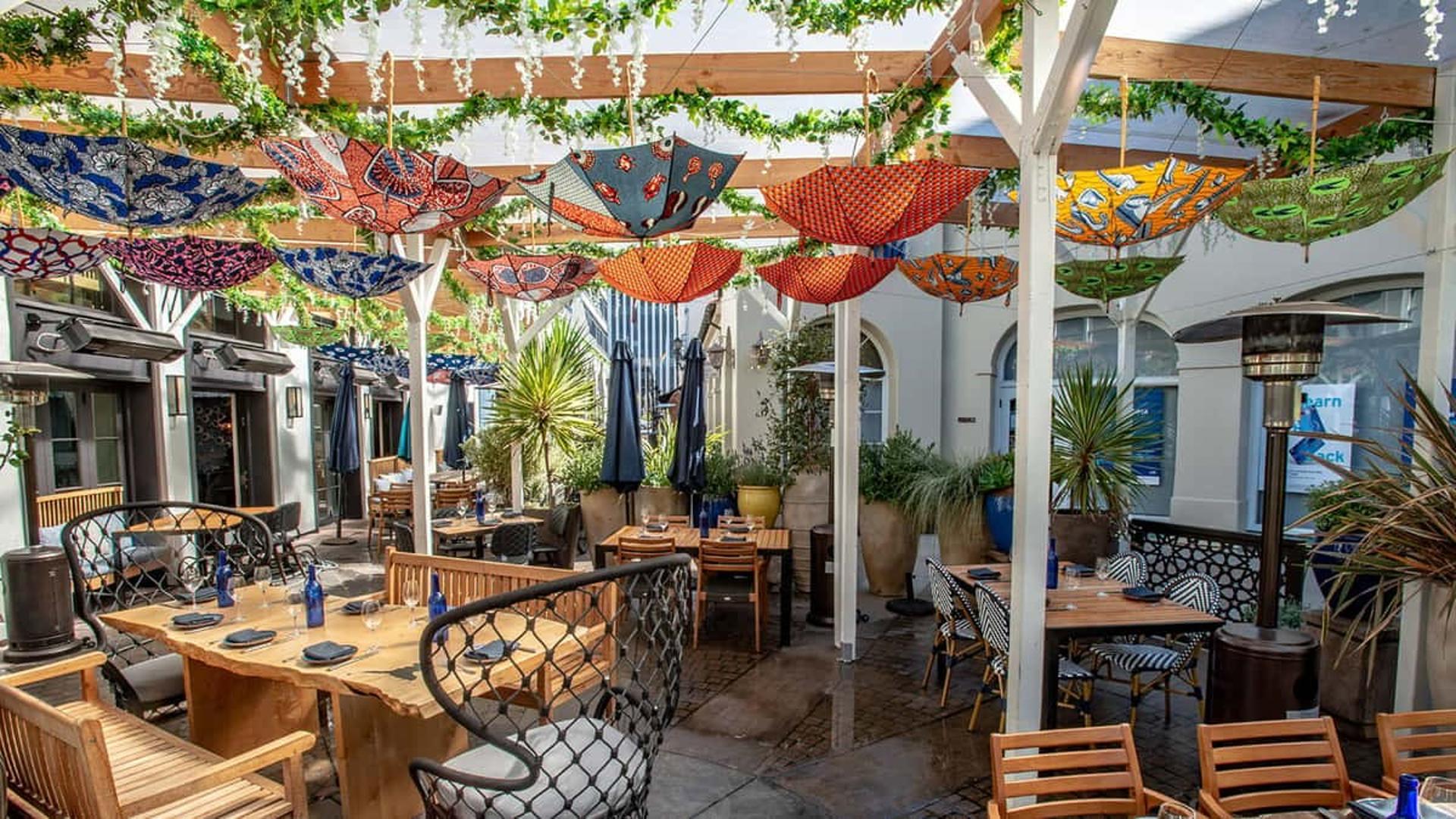 Ettan’s Dining Room And Patio Dining