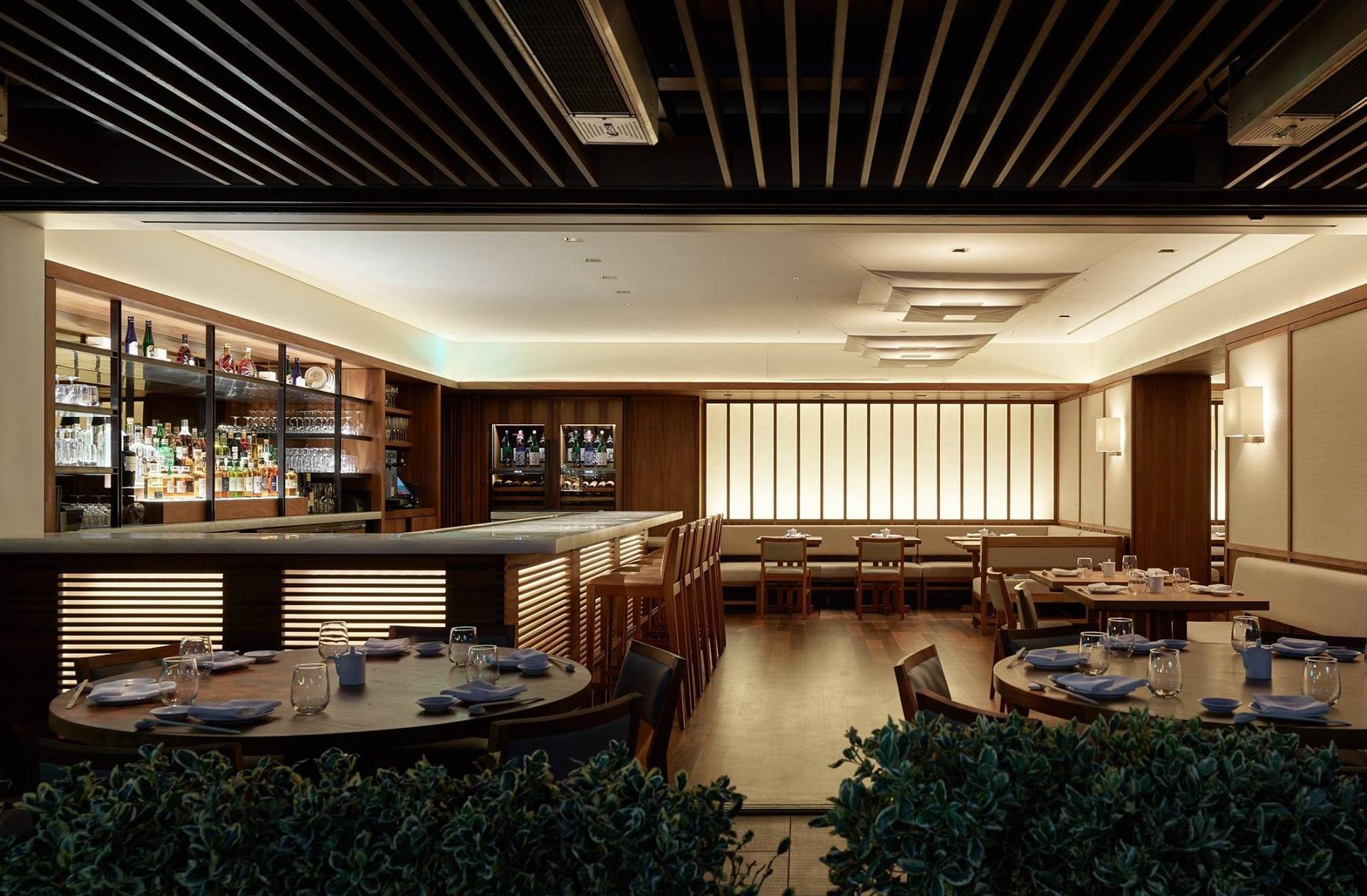 Indoor & Outdoor Dining