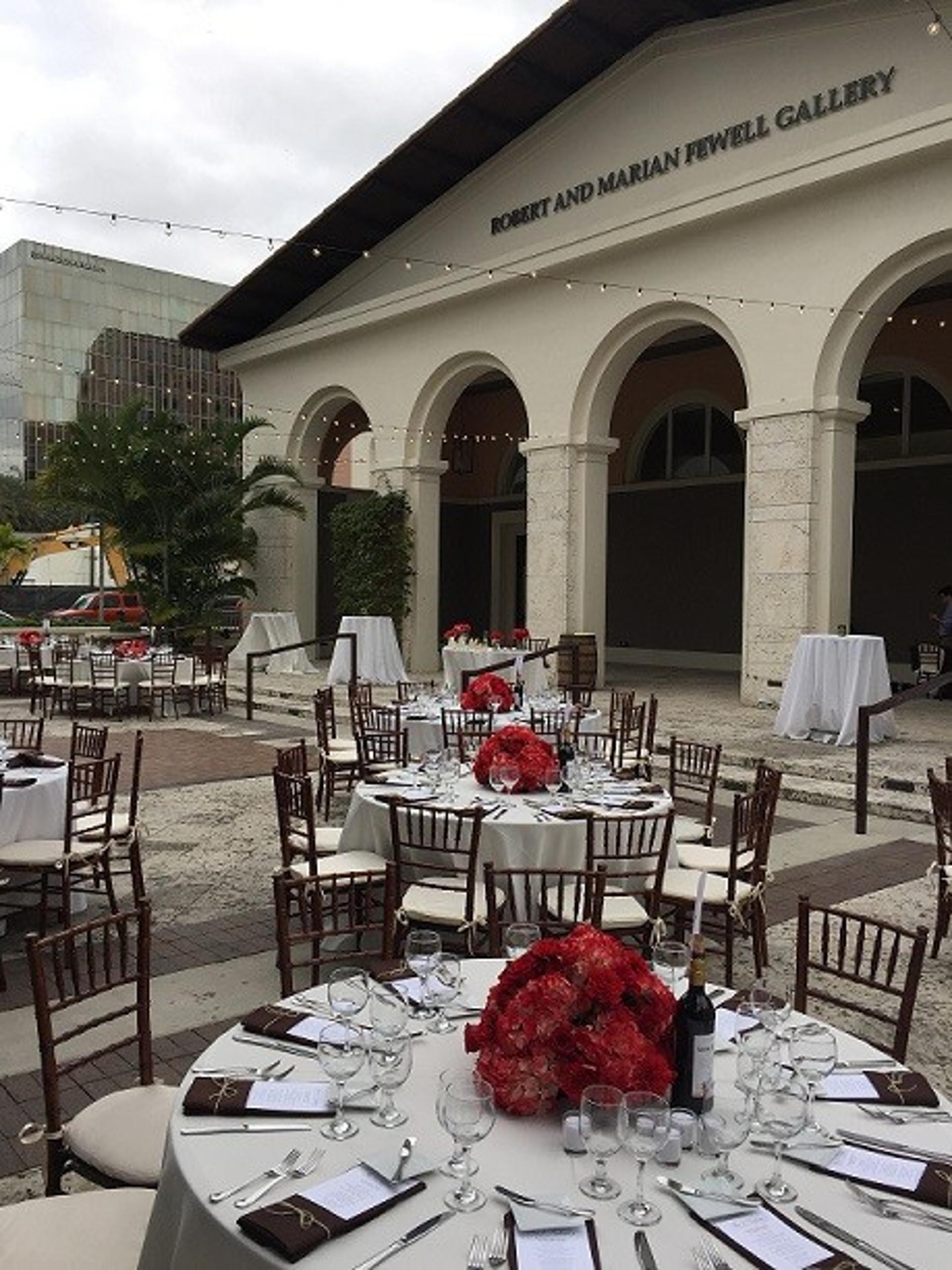 Giralda Plaza (Open Air)