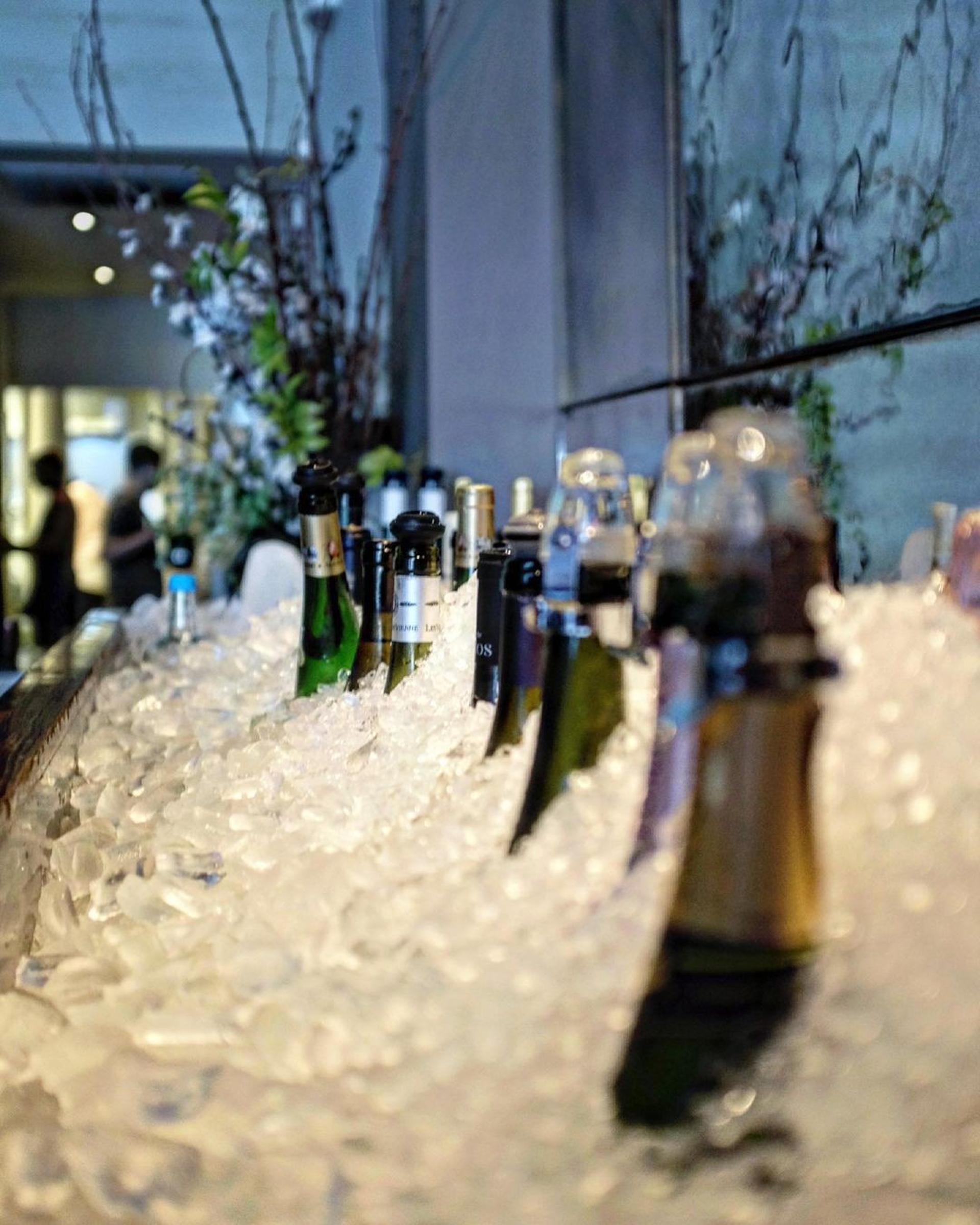 Full bar