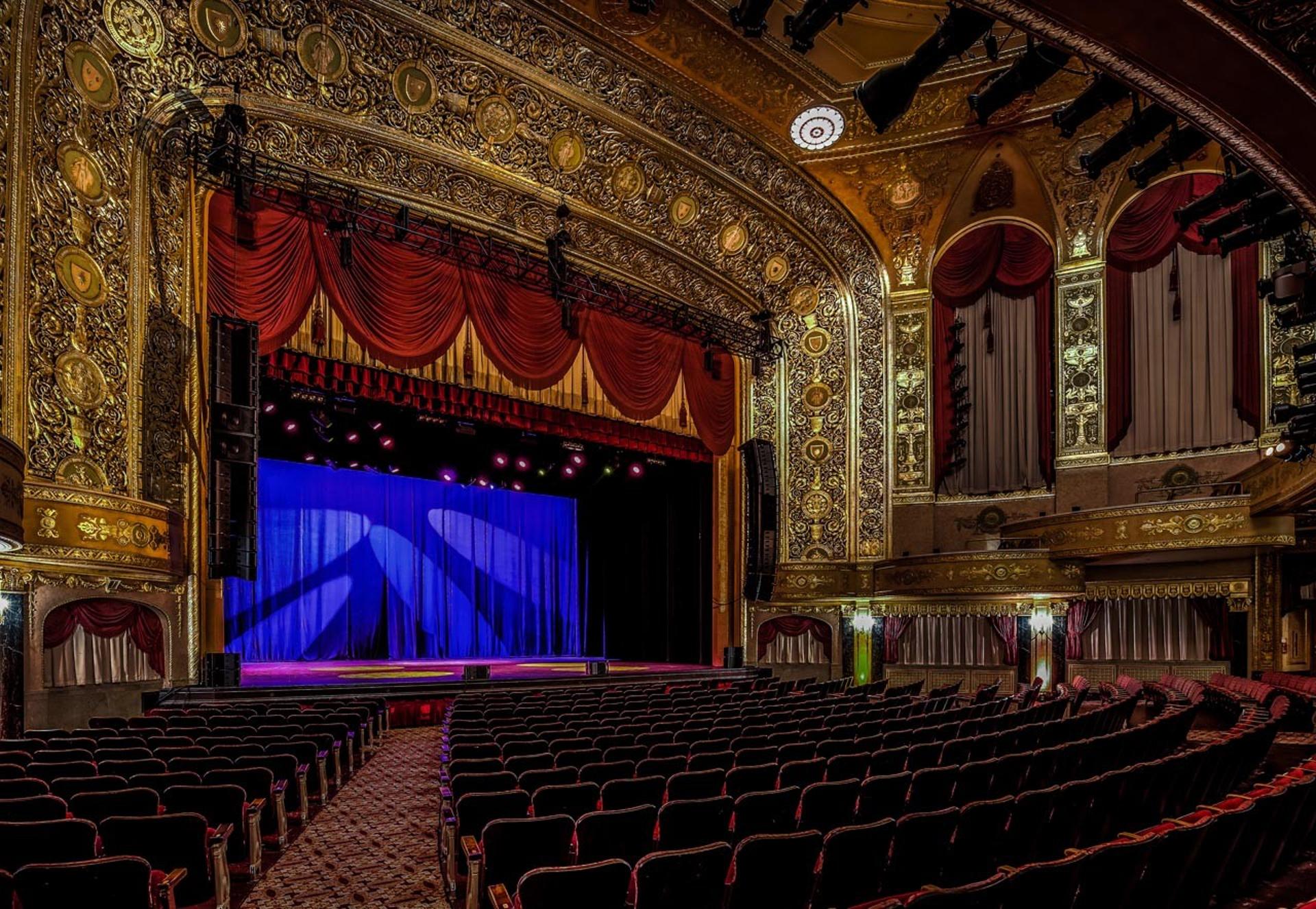 Entire Theatre
