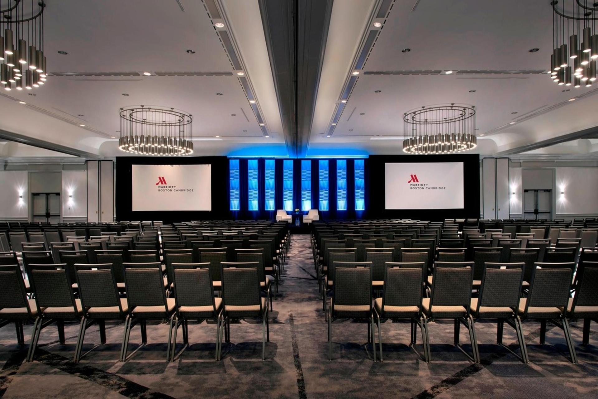 Salon 7	