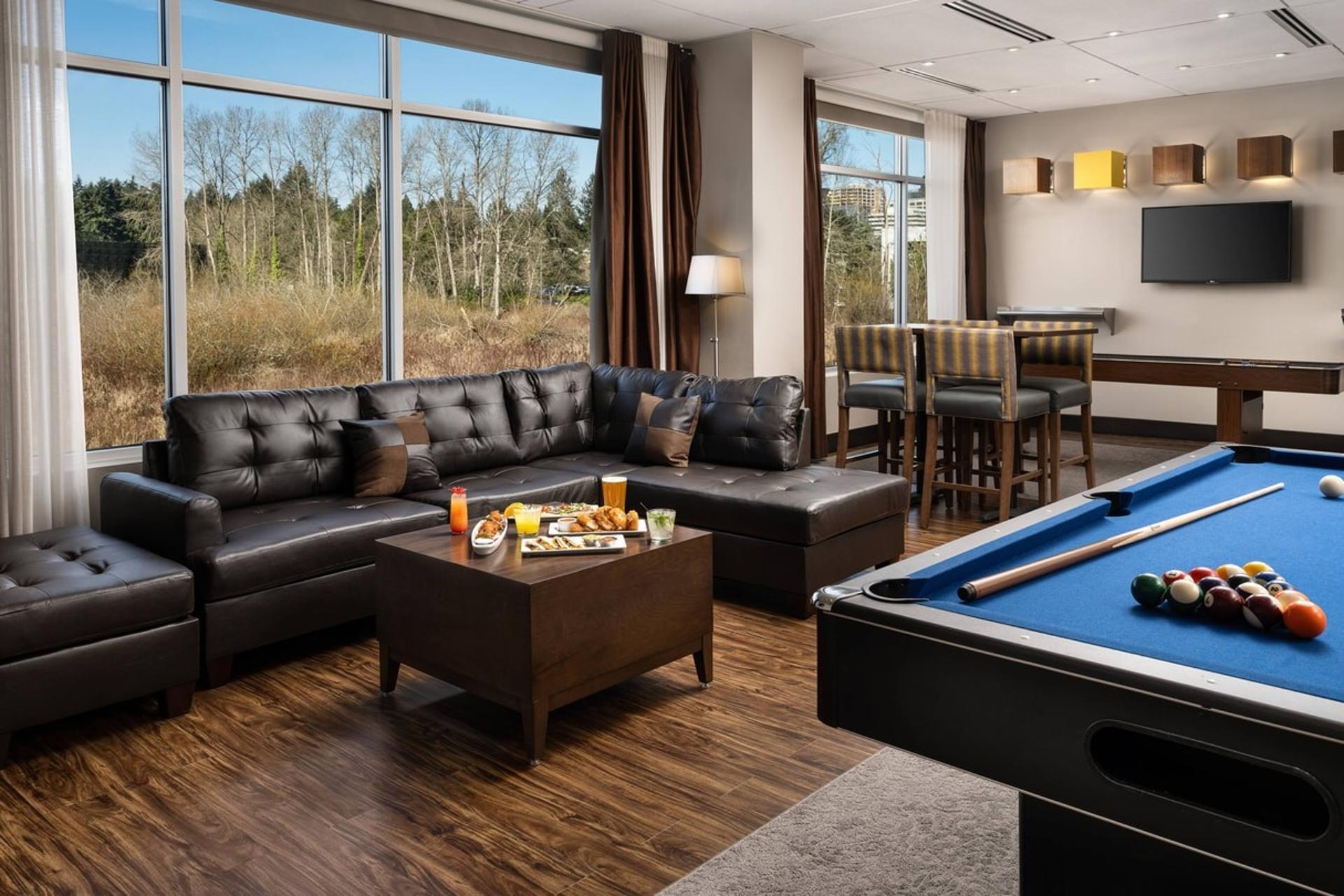 Escape Lounge	